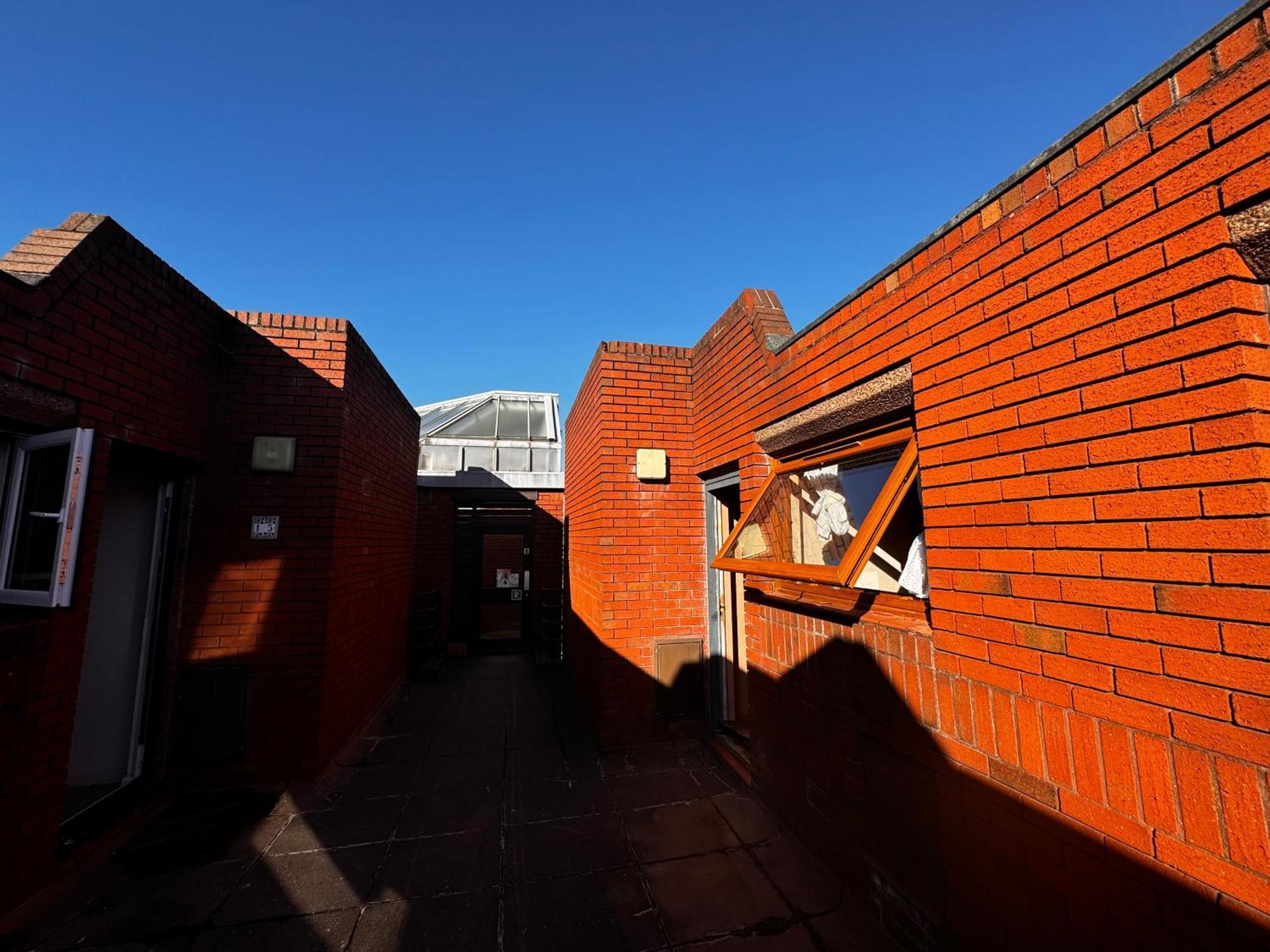 Two-bedroom Flat Close To Uni & Shopping Center With Free Parking Apartamento