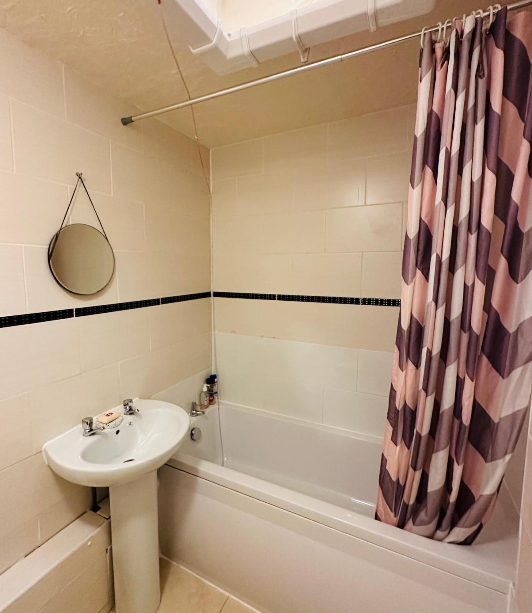 Casa de hóspedes Double In Cannon Park Shopping Center & Free Parking *