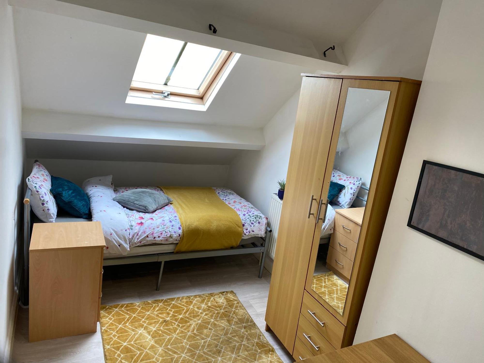 In Cv1 Fargo Village With Private Bathroom * Coventry