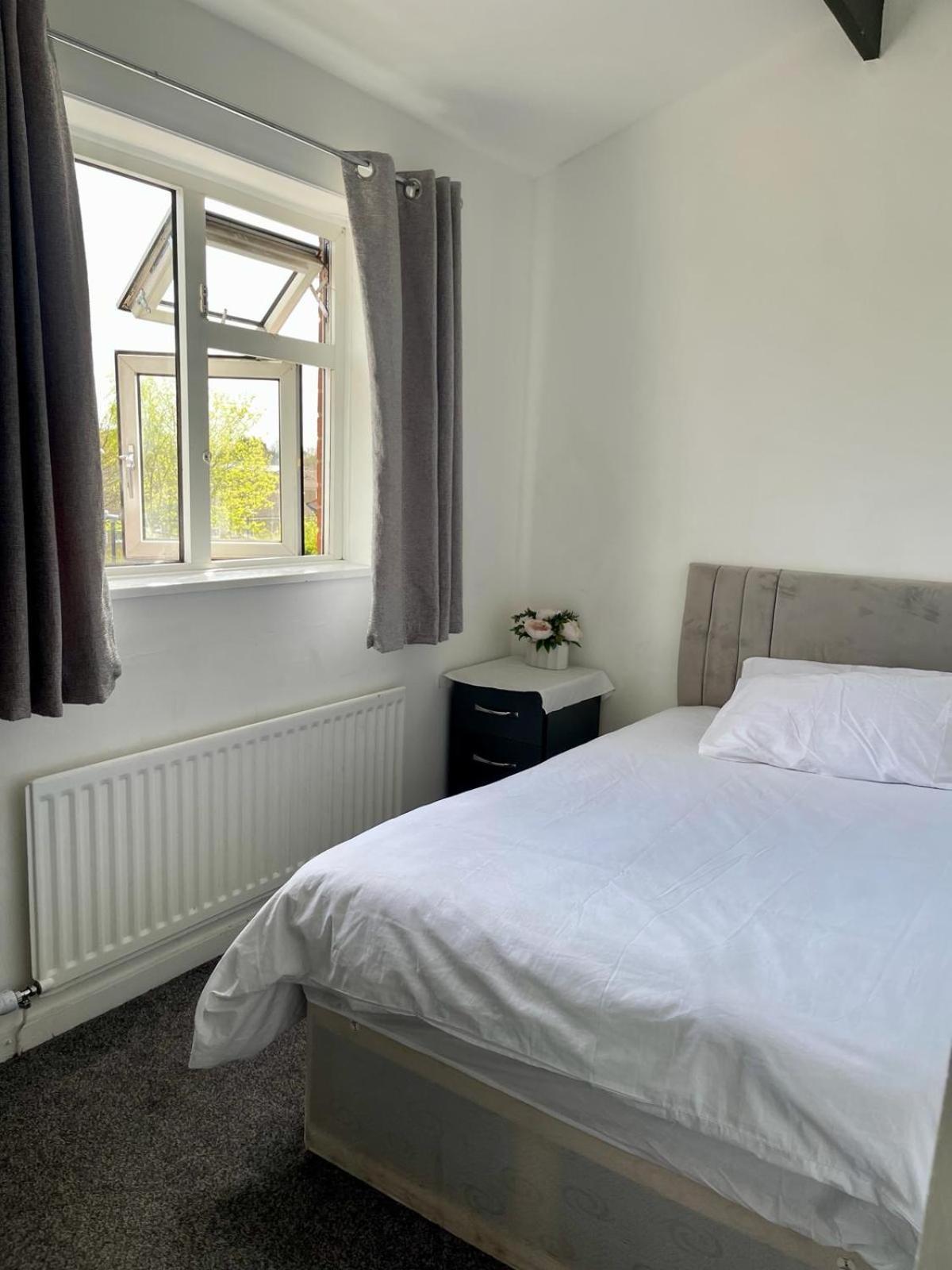Holiday home - Modern House Near Centre *