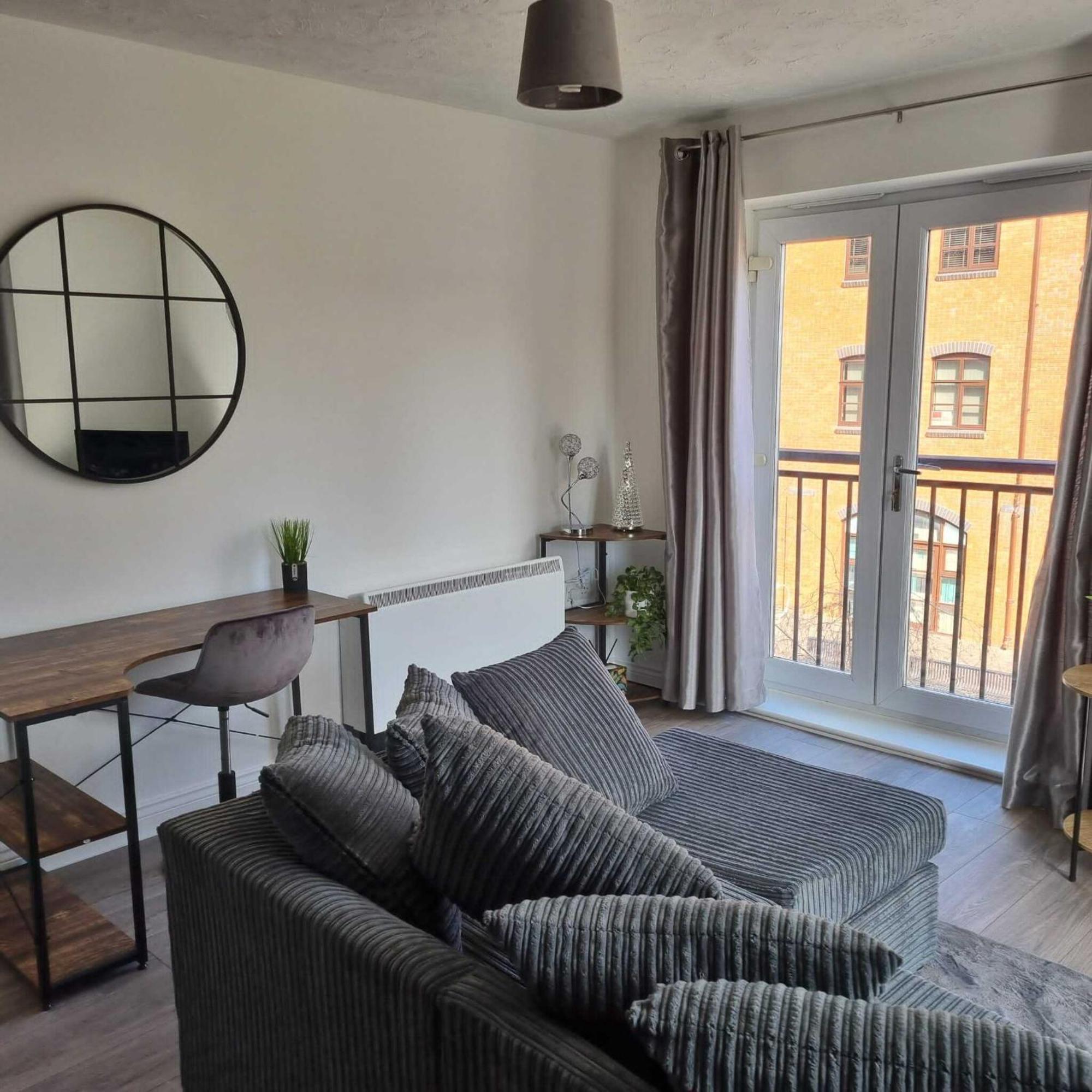 Waterside Luxury * Coventry