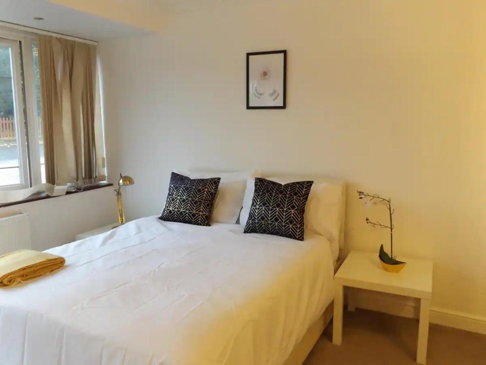 Guest house In Guest - Large Comfortable
