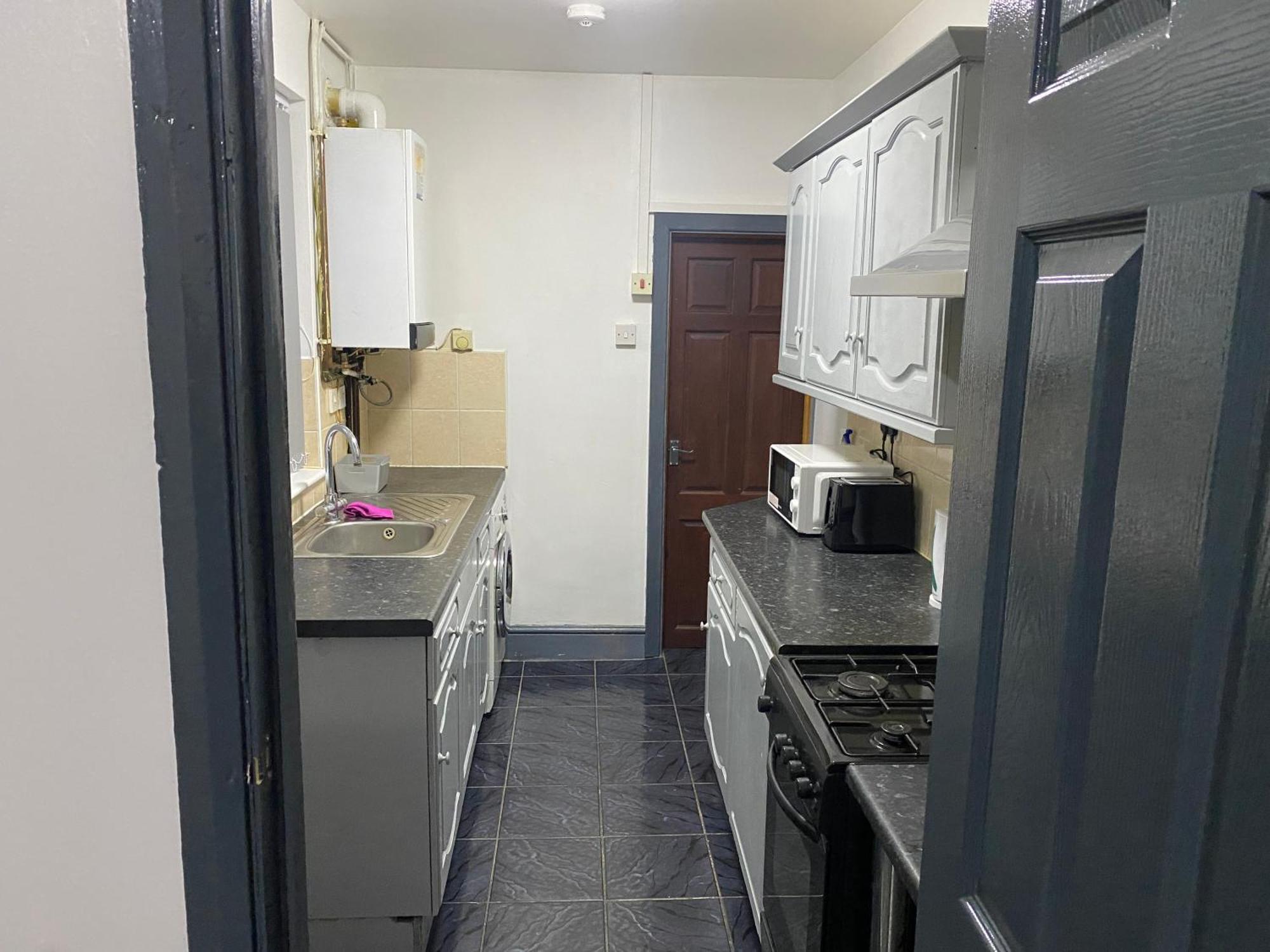 Guest house In Guest - Comfortable Near Centre *