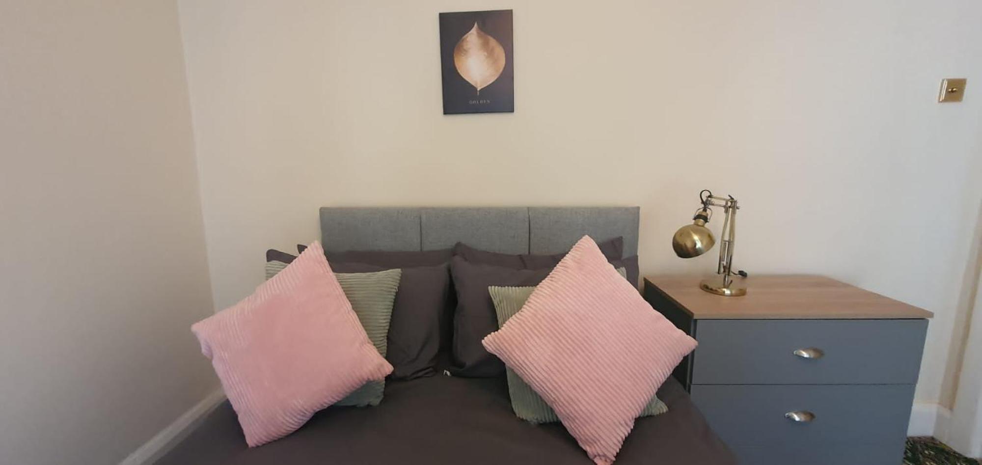 In Guest - Single In