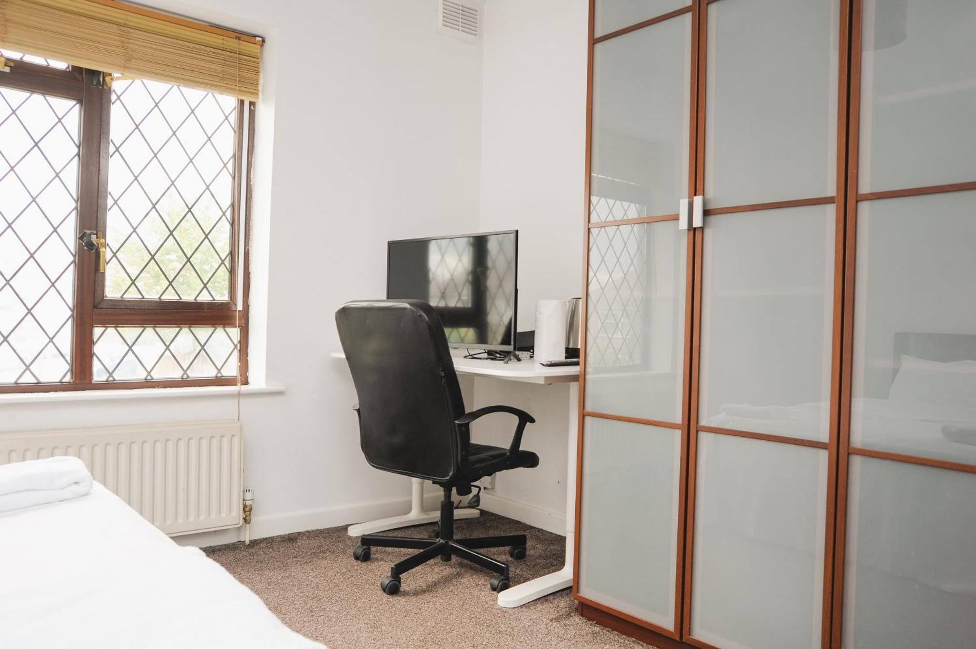 In Guest - Bright Double In * Coventry