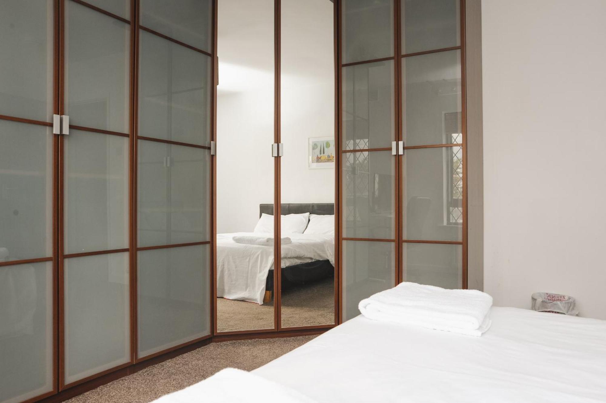 In Guest - Bright Double In Guest house