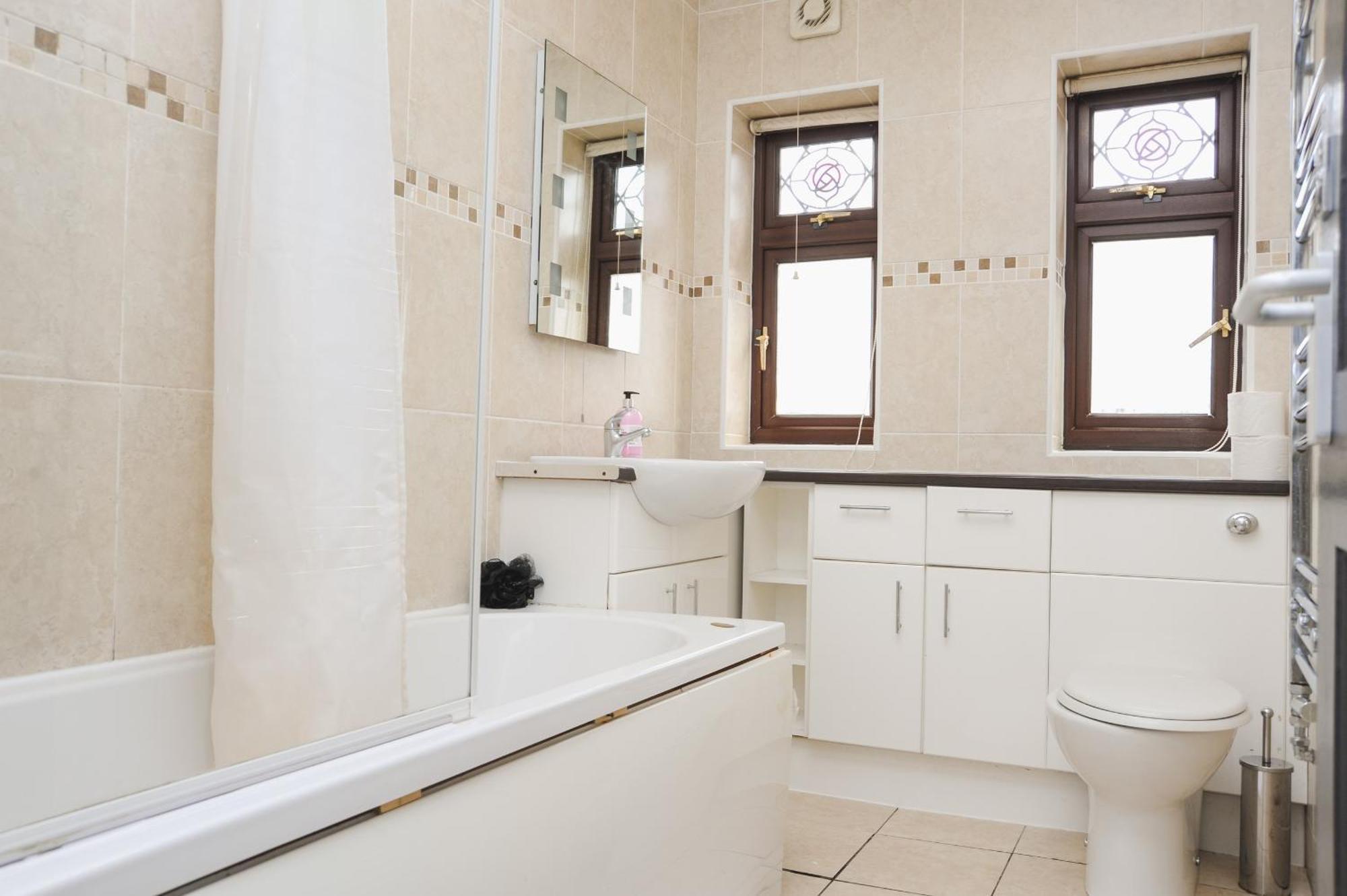 In Guest - Big Double In Guest house Coventry