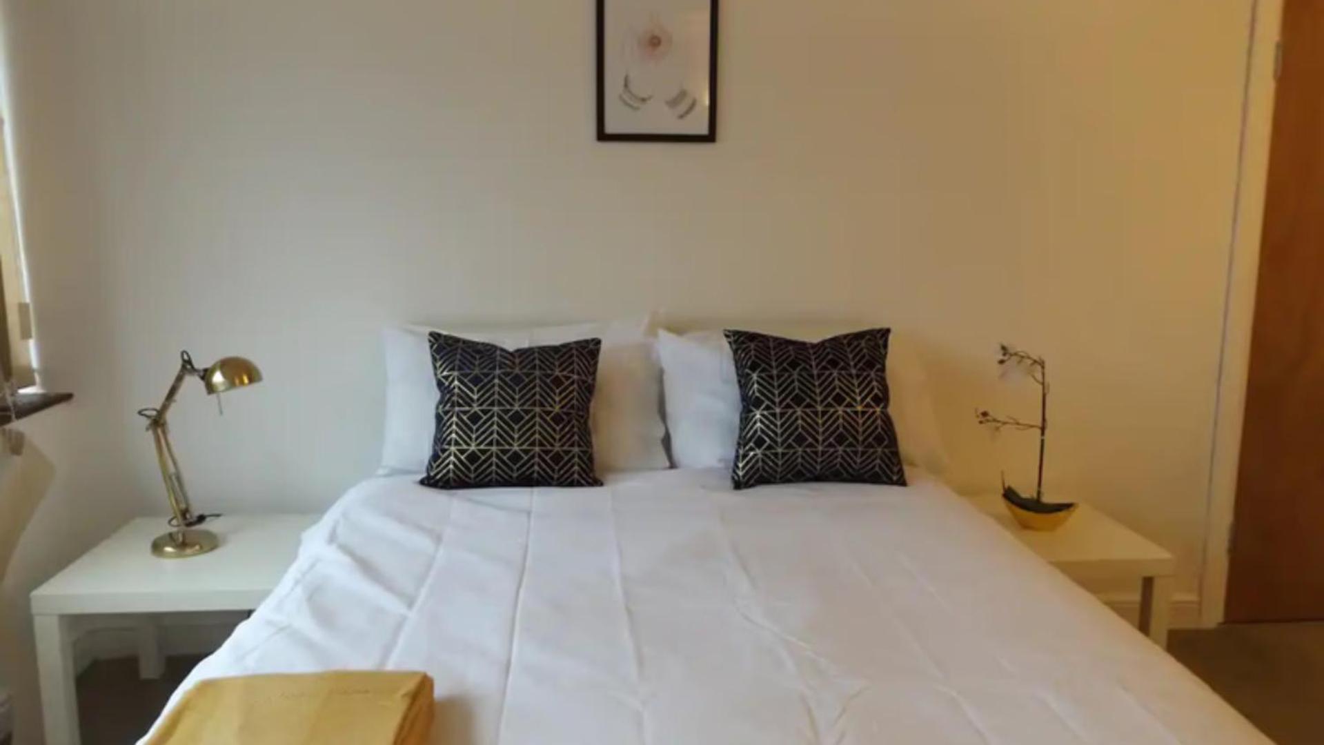 Guest house In Guest - Large In Coventry
