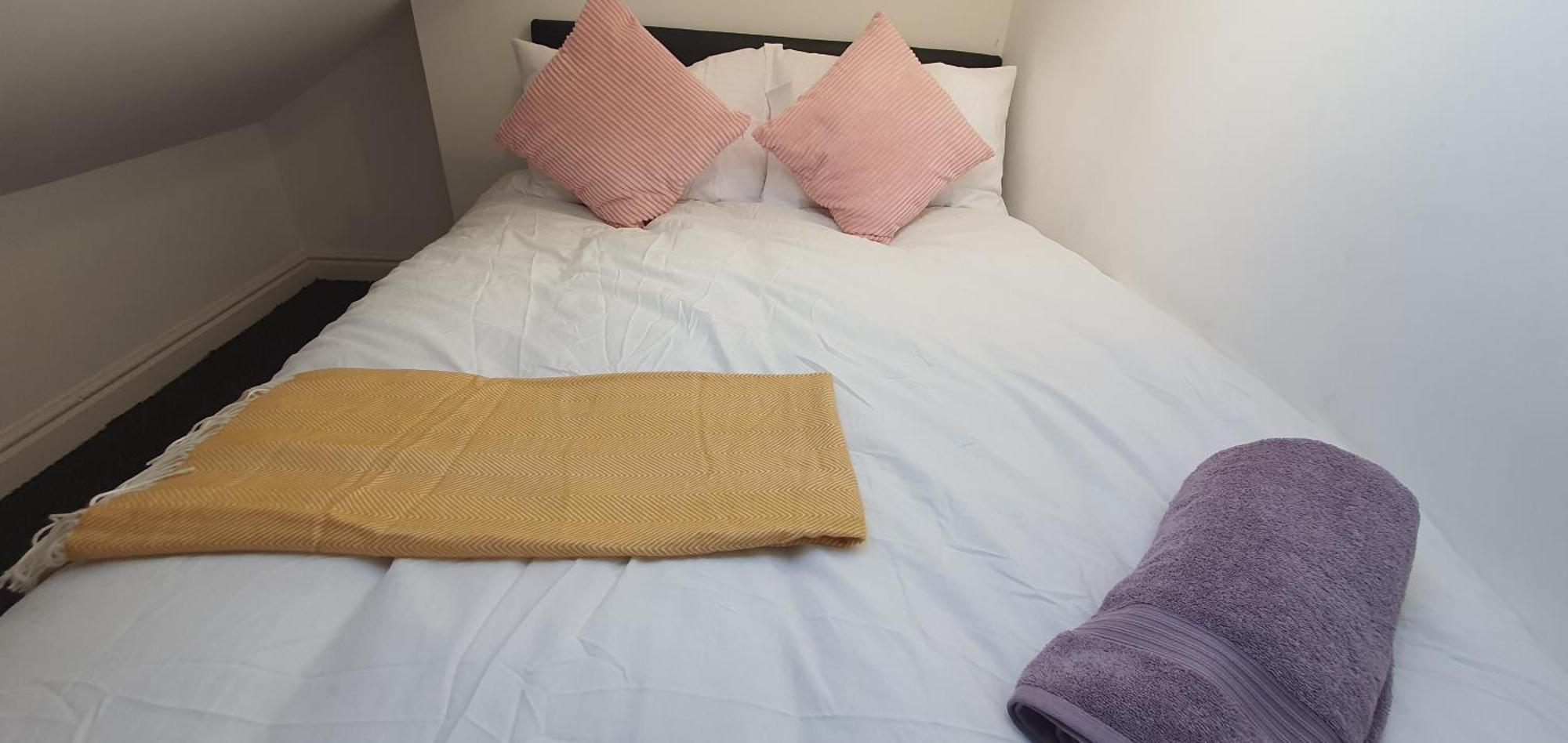 Guest house In Guest - Bright Nice In Coventry