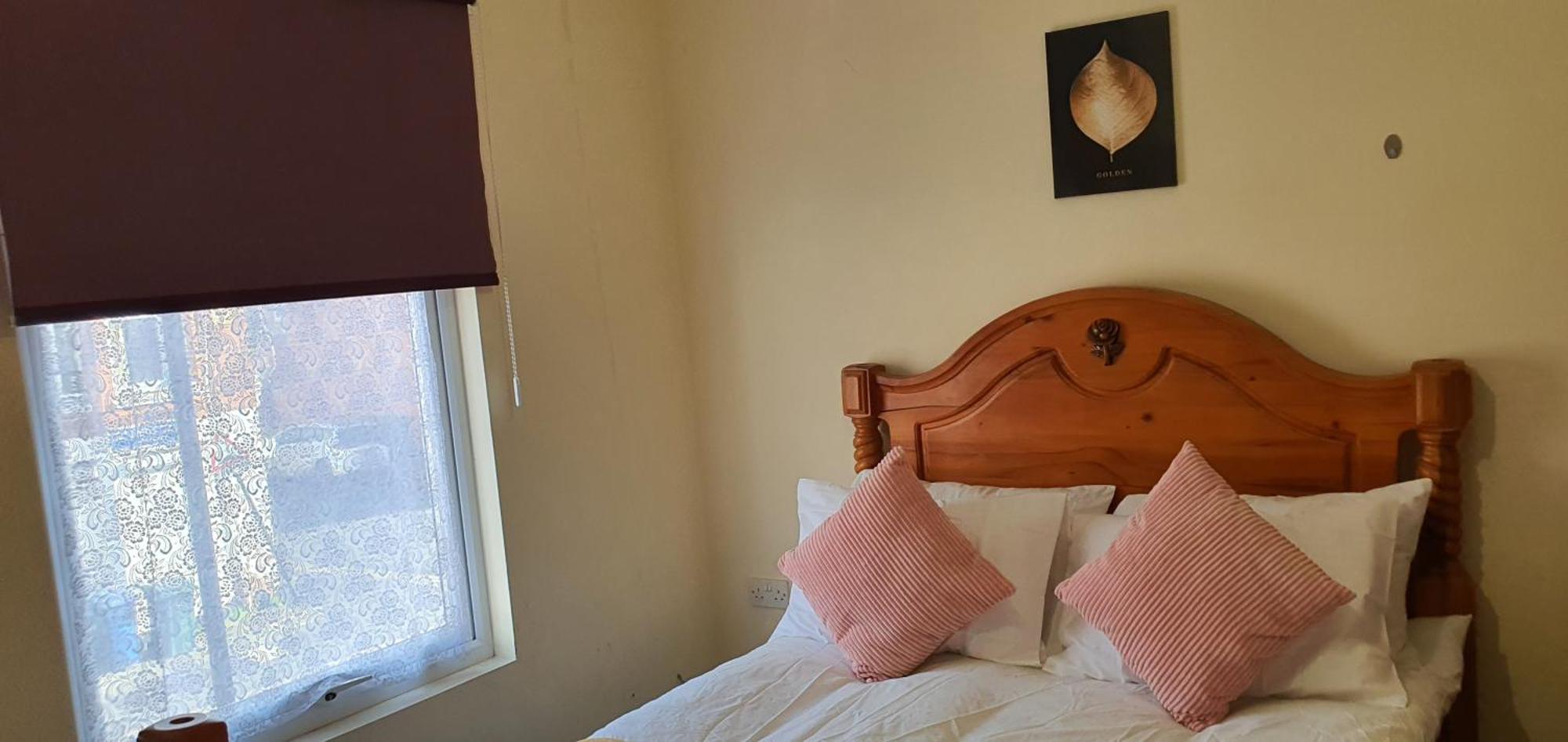 In Guest - Bright Nice In Guest house