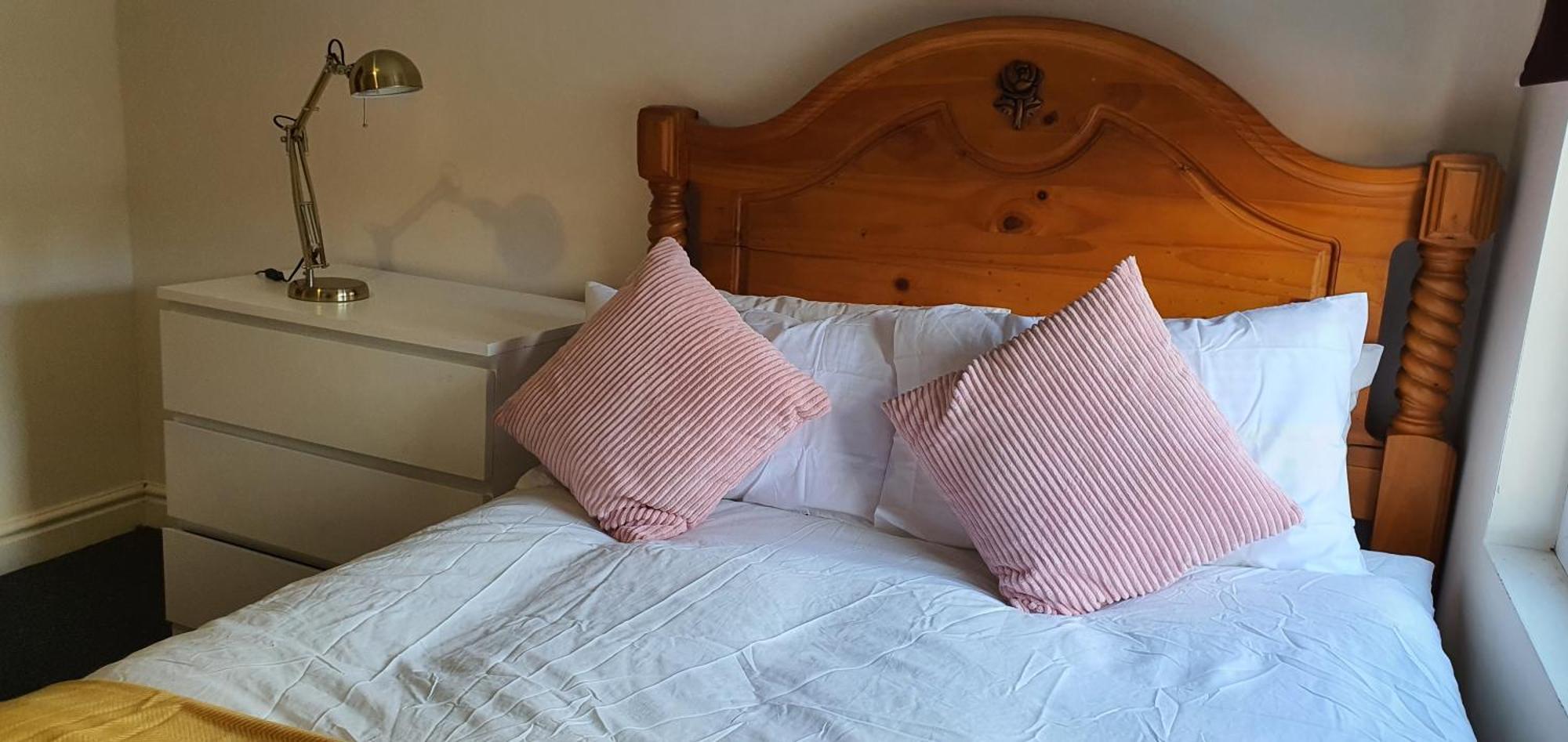 In Guest - Bright Nice In Guest house Coventry