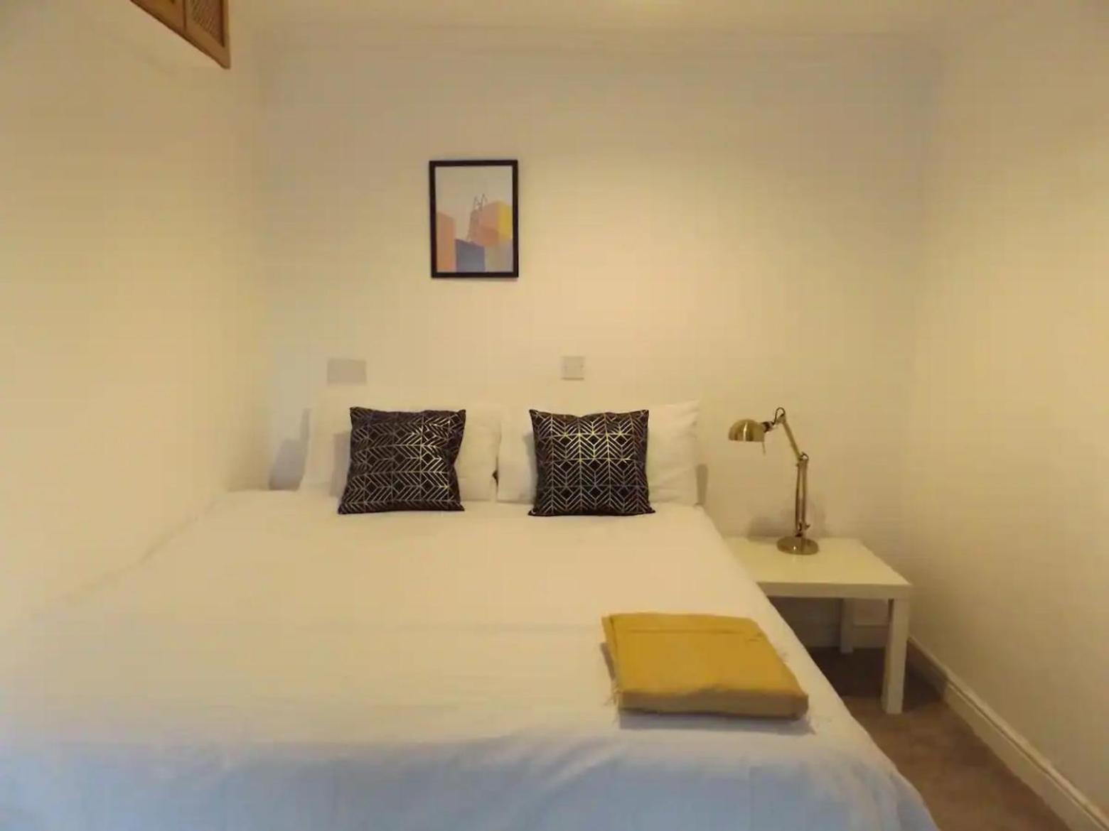 Guest house In Guest - Large In Coventry