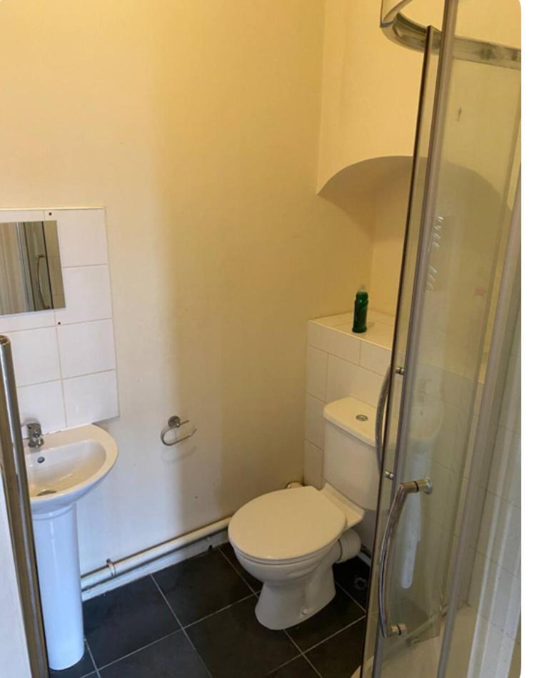 Double In Cv1 With En-suite Bathroom Guest house Coventry