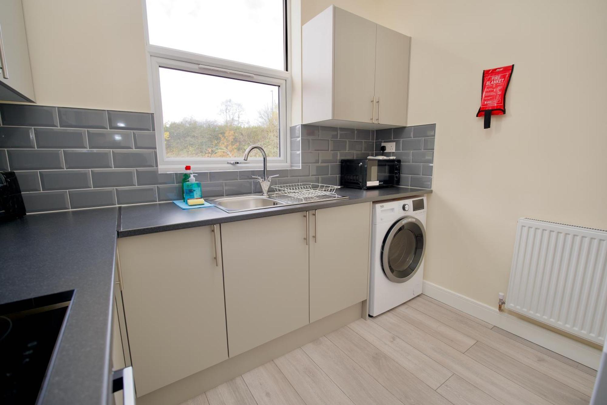 Charming 2bed Gem - Free Parking & Netflix, Wifi, Walk To Centre * Coventry
