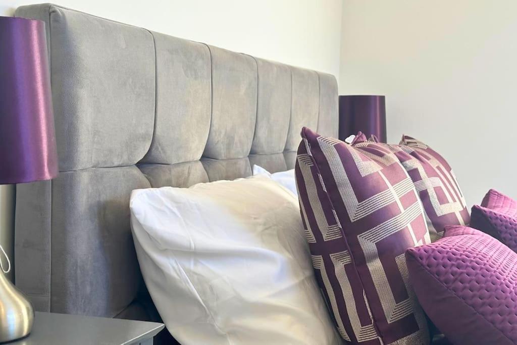 Stylish Two Bedroom * Coventry