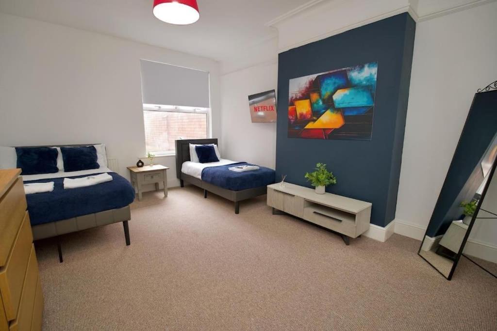 6br, Free Parking, Wifi, Smarttvs, Sleeps 16 * Coventry