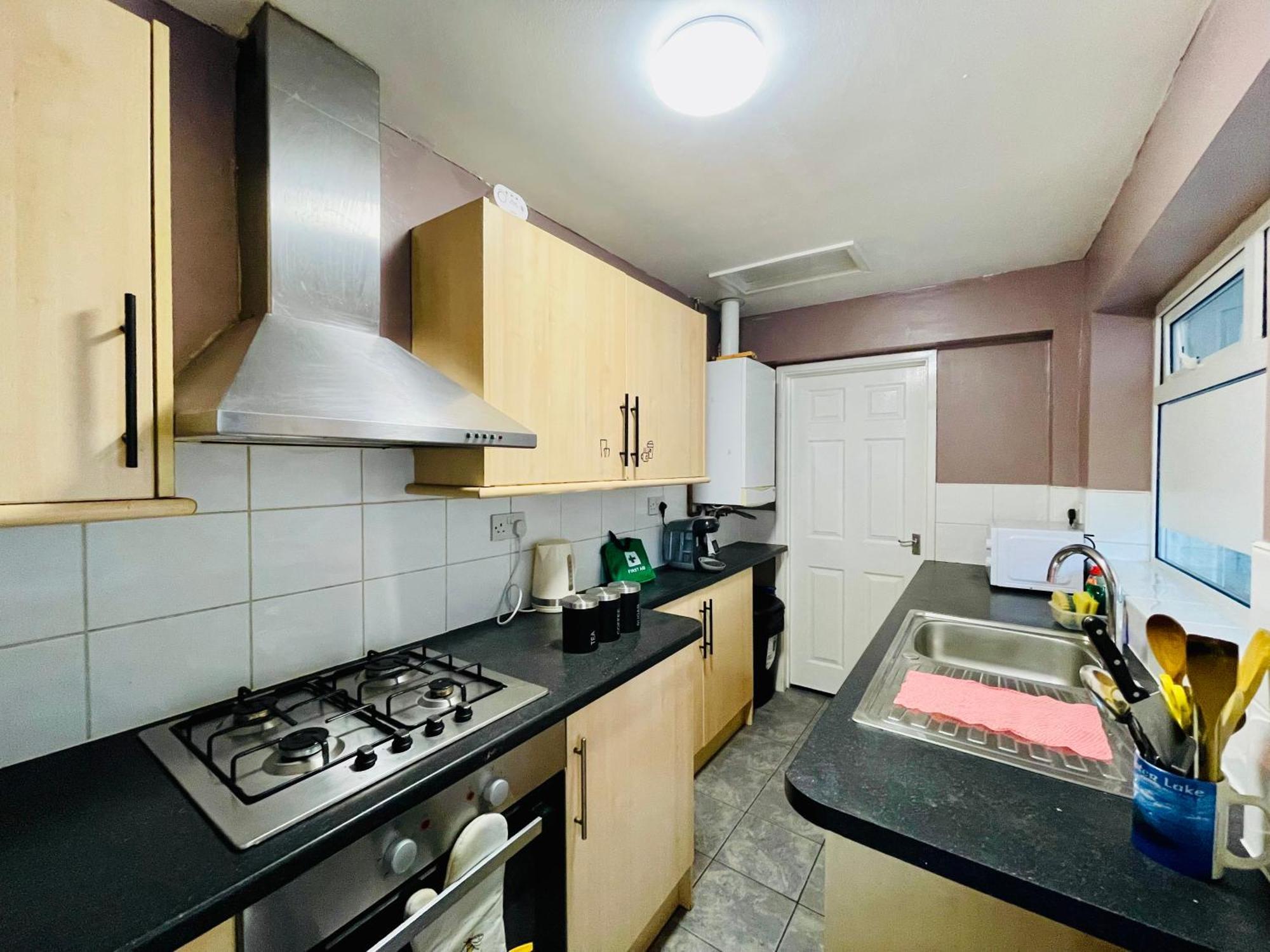 Casa de hóspedes 4 - Modern Ensuite In The Heart Of