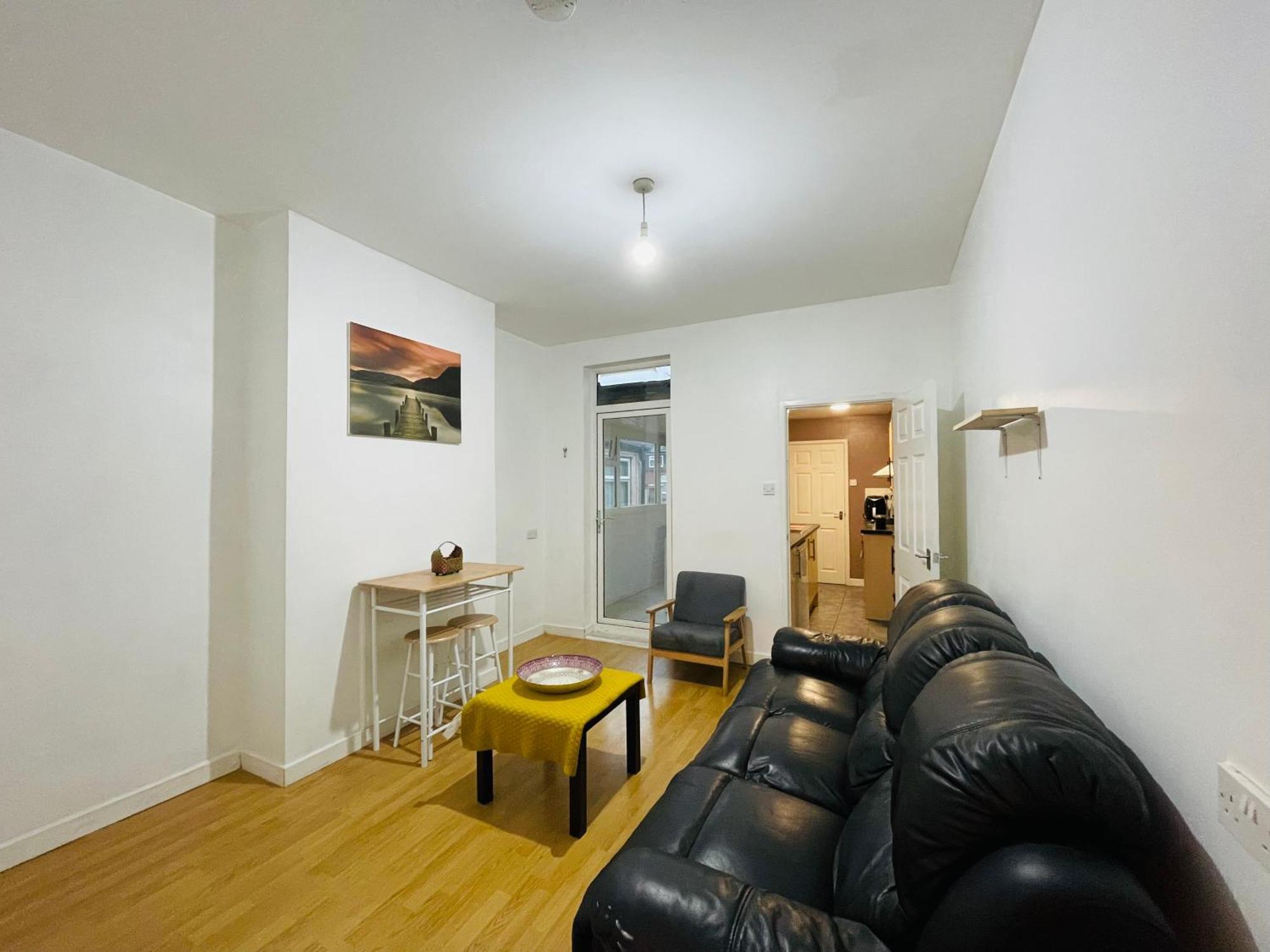 Casa de hóspedes 4 - Modern Ensuite In The Heart Of