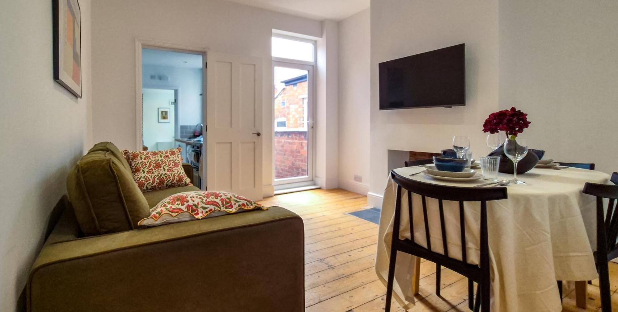 Apartment Urban Oasis Serviced - Families, Remote Work, Corporate, Contractors *