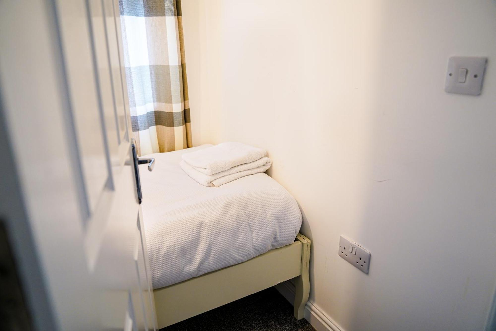 Awesome For Business Contractors And Suitable For Families With Free Parking 14mins From Nec * Coventry