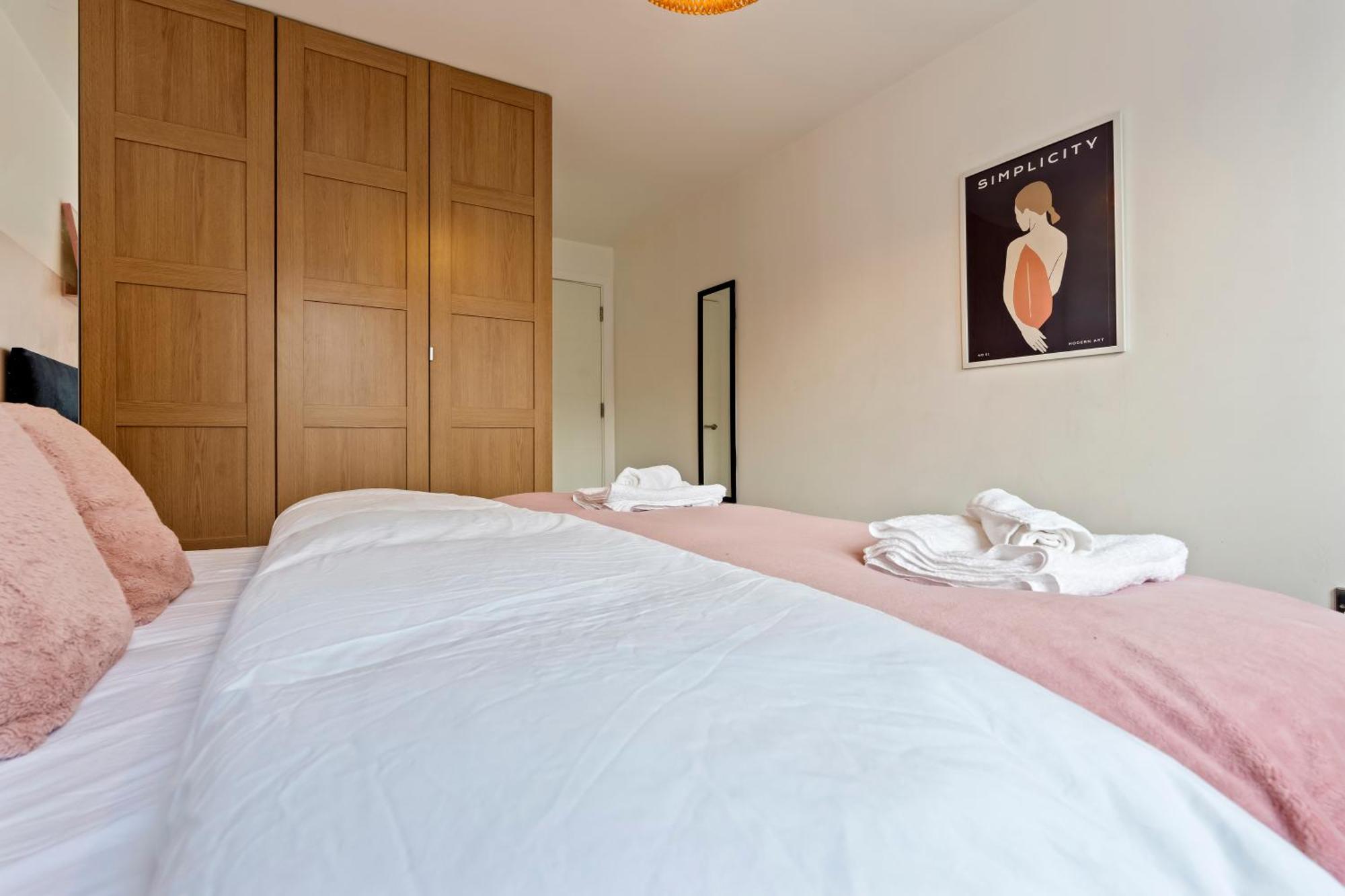 Apartment Opk - Stylish Centre 1 Bed Apartment, Near Train Station, Free Parking Netflix, Sleeps 4