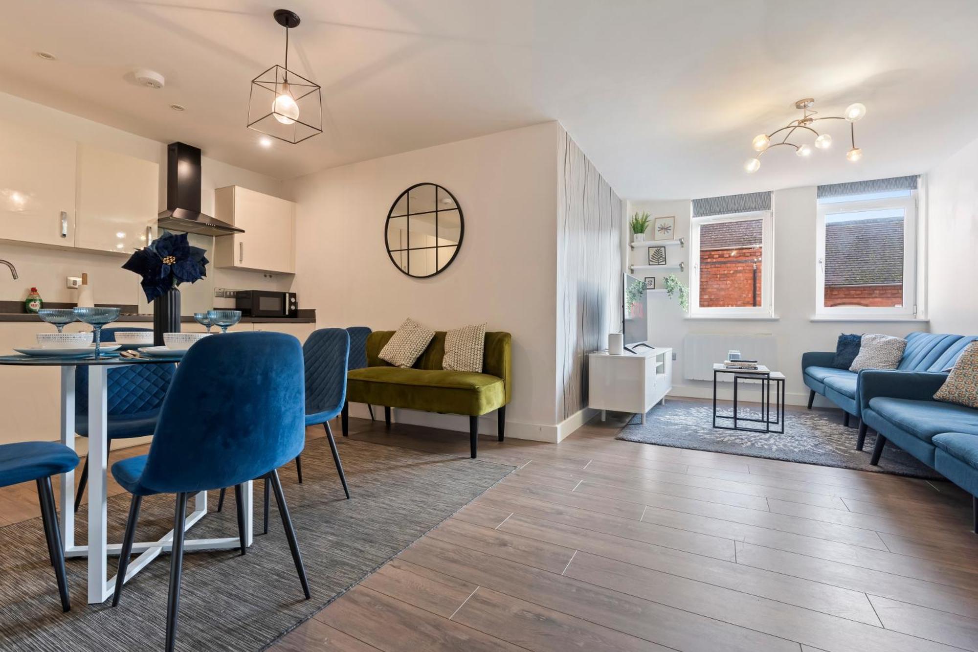Opk - Stylish Centre 1 Bed Apartment, Near Train Station, Free Parking Netflix, Sleeps 4 Coventry