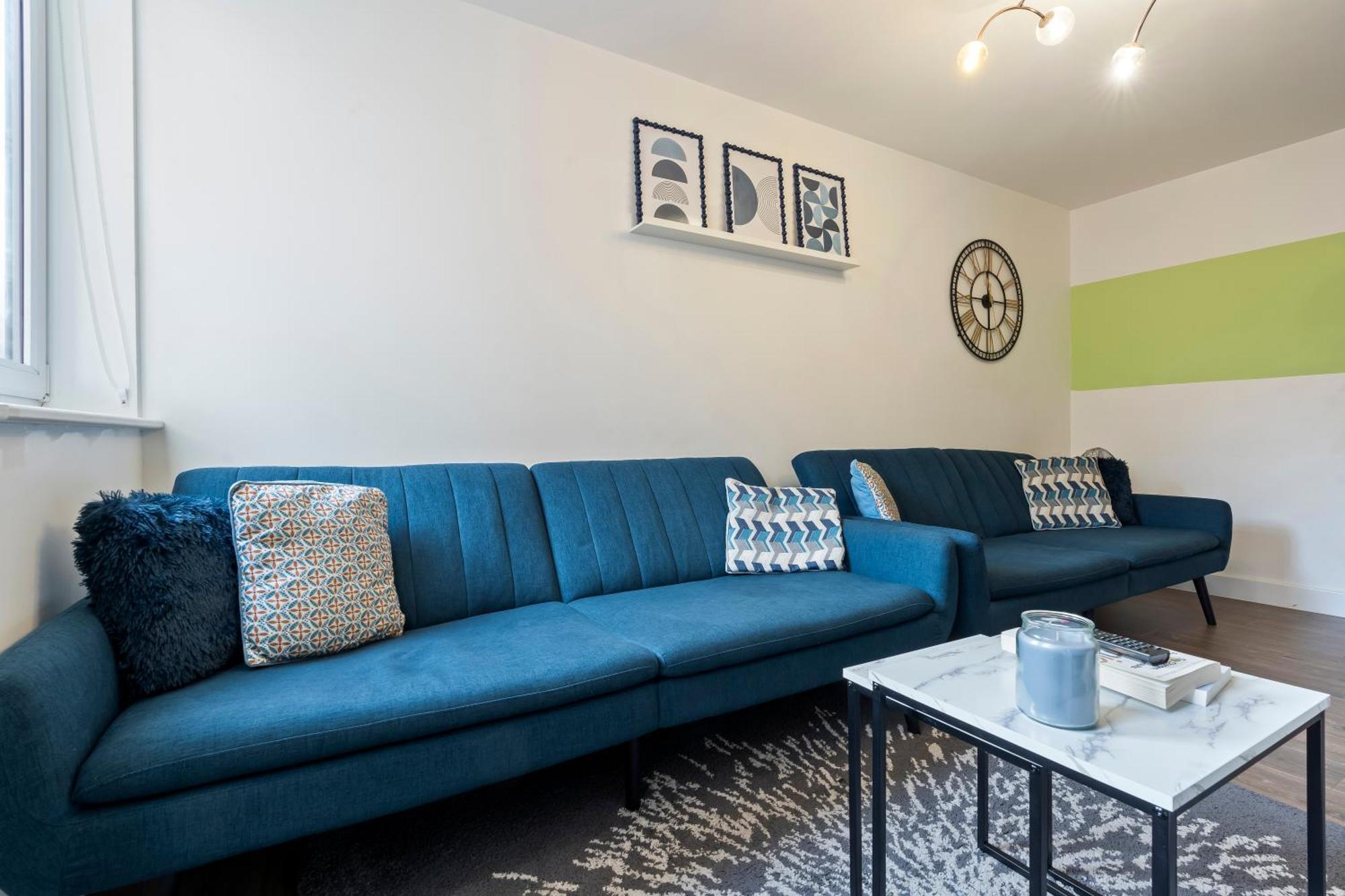 Opk - Stylish Centre 1 Bed Apartment, Near Train Station, Free Parking Netflix, Sleeps 4
