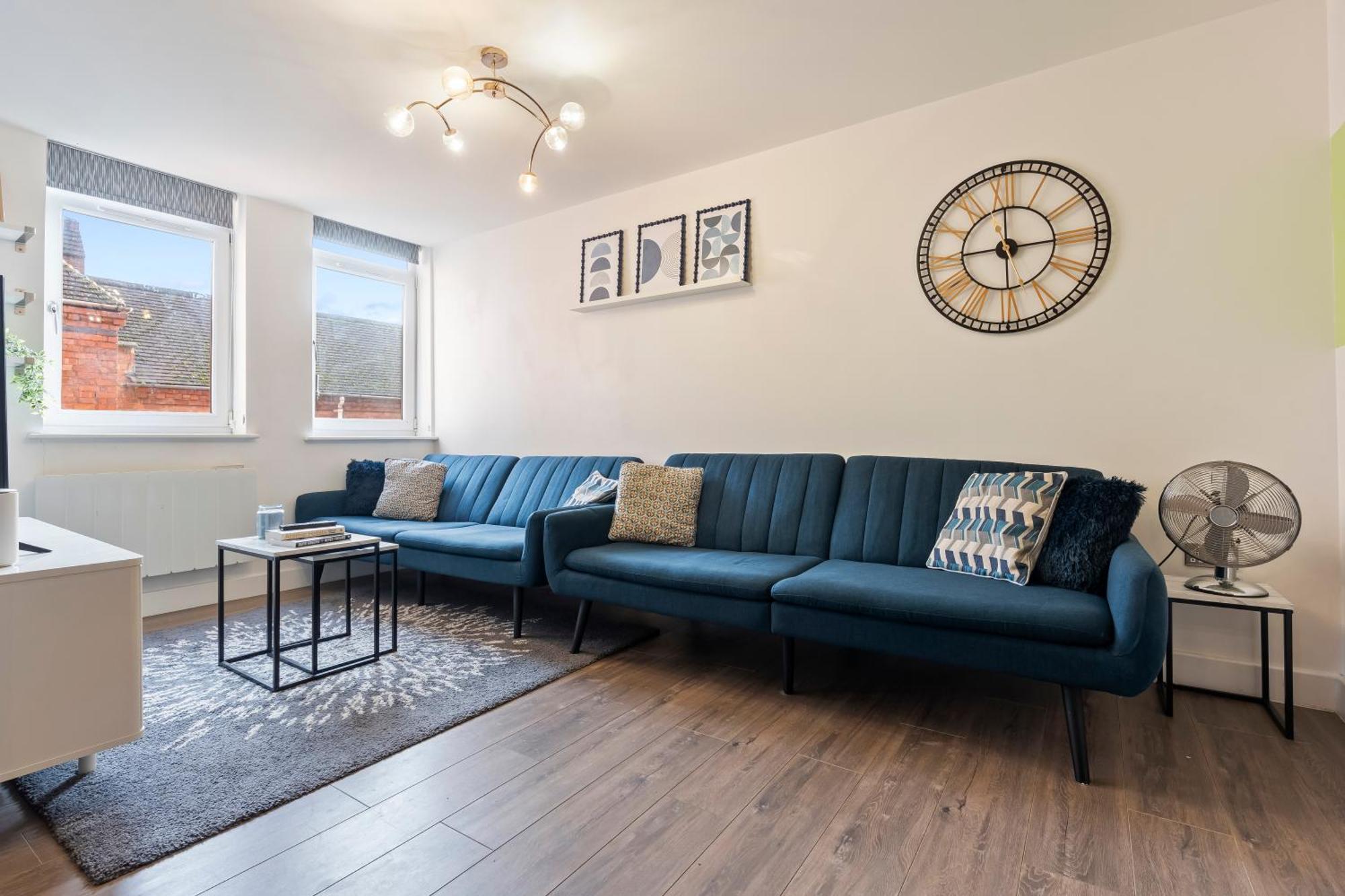 Apartment Opk - Stylish Centre 1 Bed Apartment, Near Train Station, Free Parking Netflix, Sleeps 4