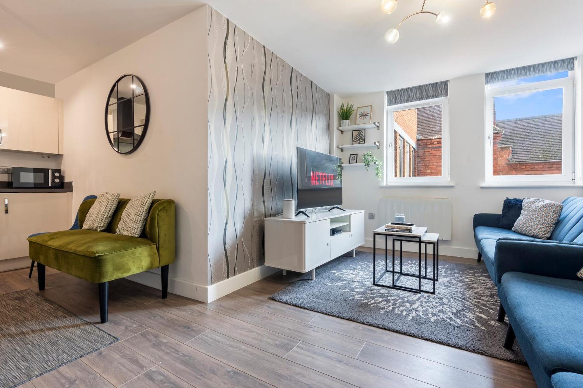 Opk - Stylish Centre 1 Bed Apartment, Near Train Station, Free Parking Netflix, Sleeps 4 * Coventry