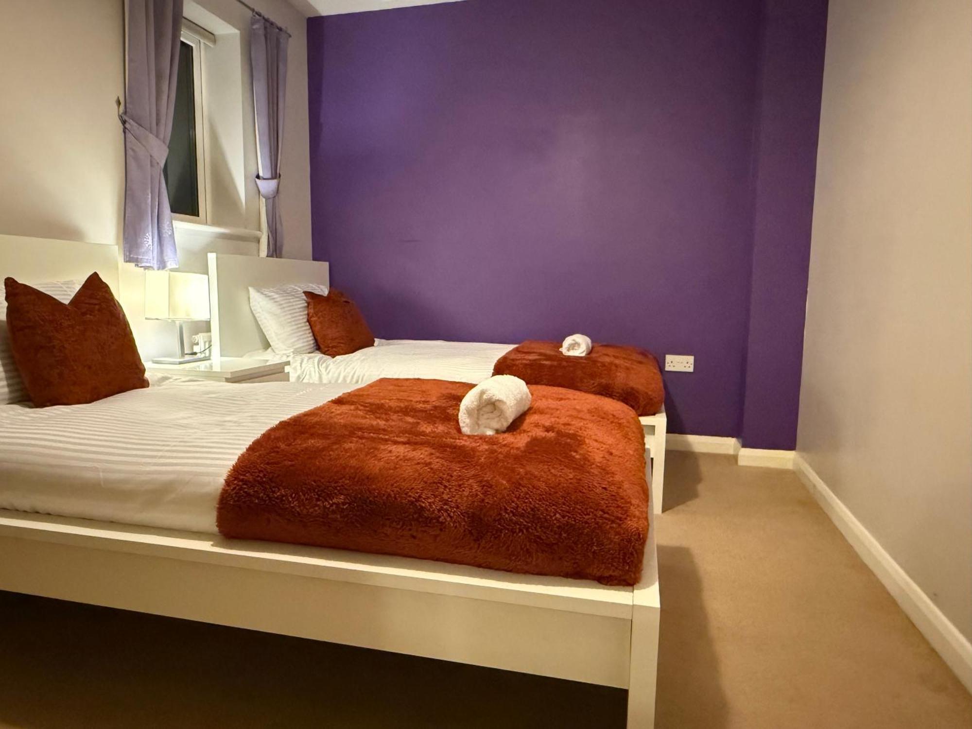 - 3 Beds - Pet Friendly - Free Parking