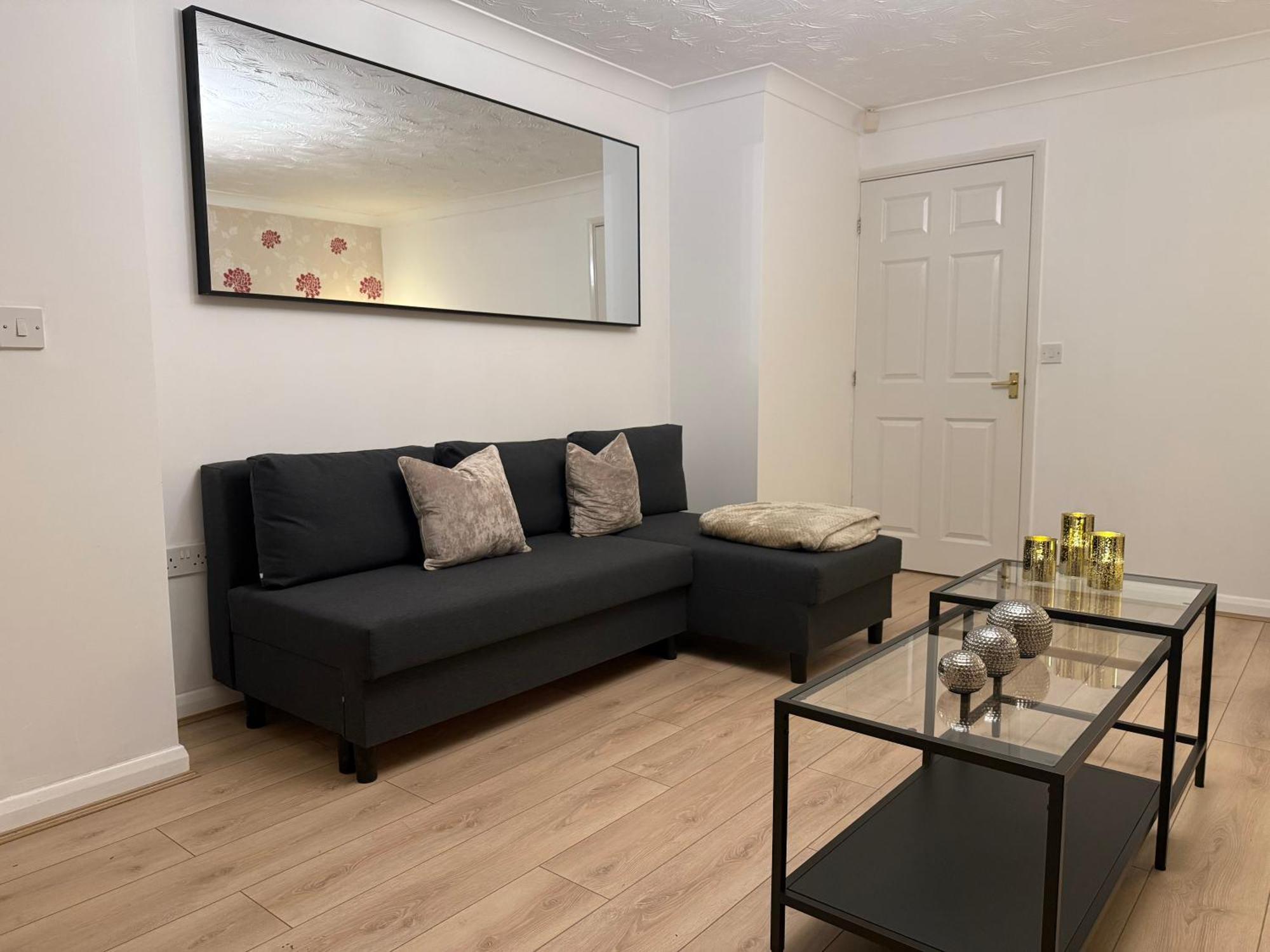 - 3 Beds - Pet Friendly - Free Parking *