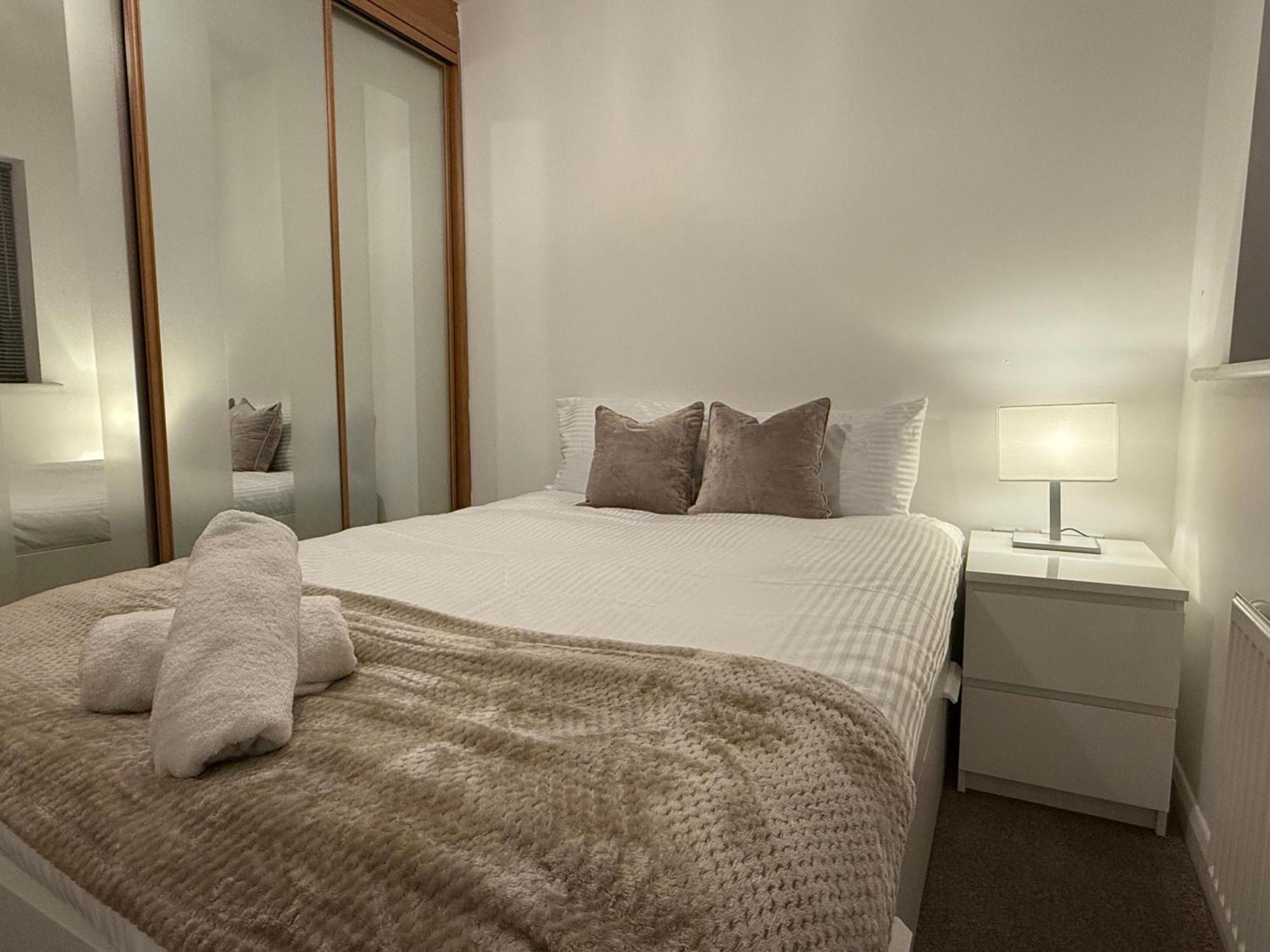 Holiday home - 3 Beds - Pet Friendly - Free Parking