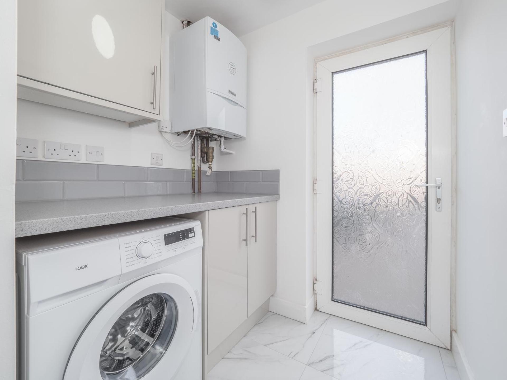 Casa de férias Perfect For Contractors, Driveway With Free Parking, Close To City Centre
