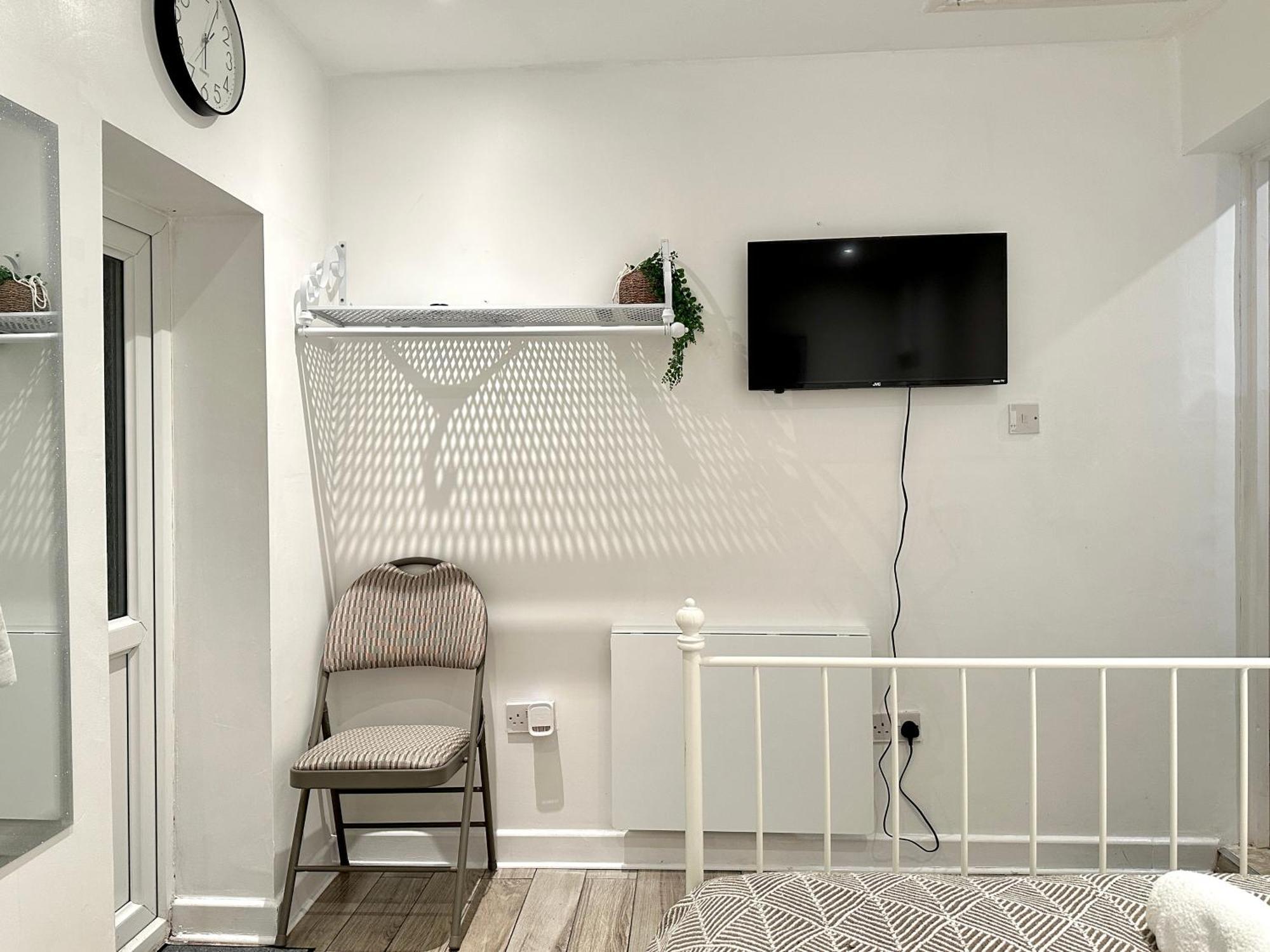 4 Ensuite Bedroom Entire House Sleeps 10 Driveway Parking Near Univesity And Center Holiday home *