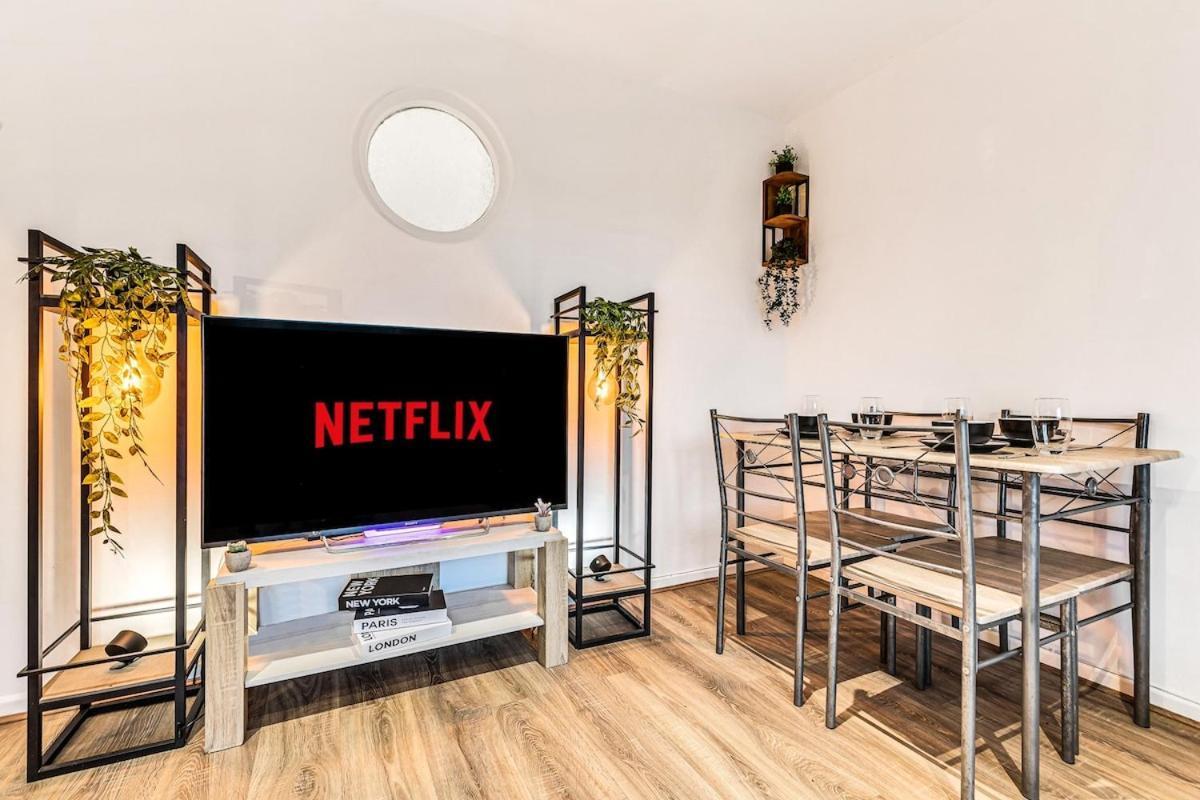 Apartment Stylish In Center With Free Parking Coventry
