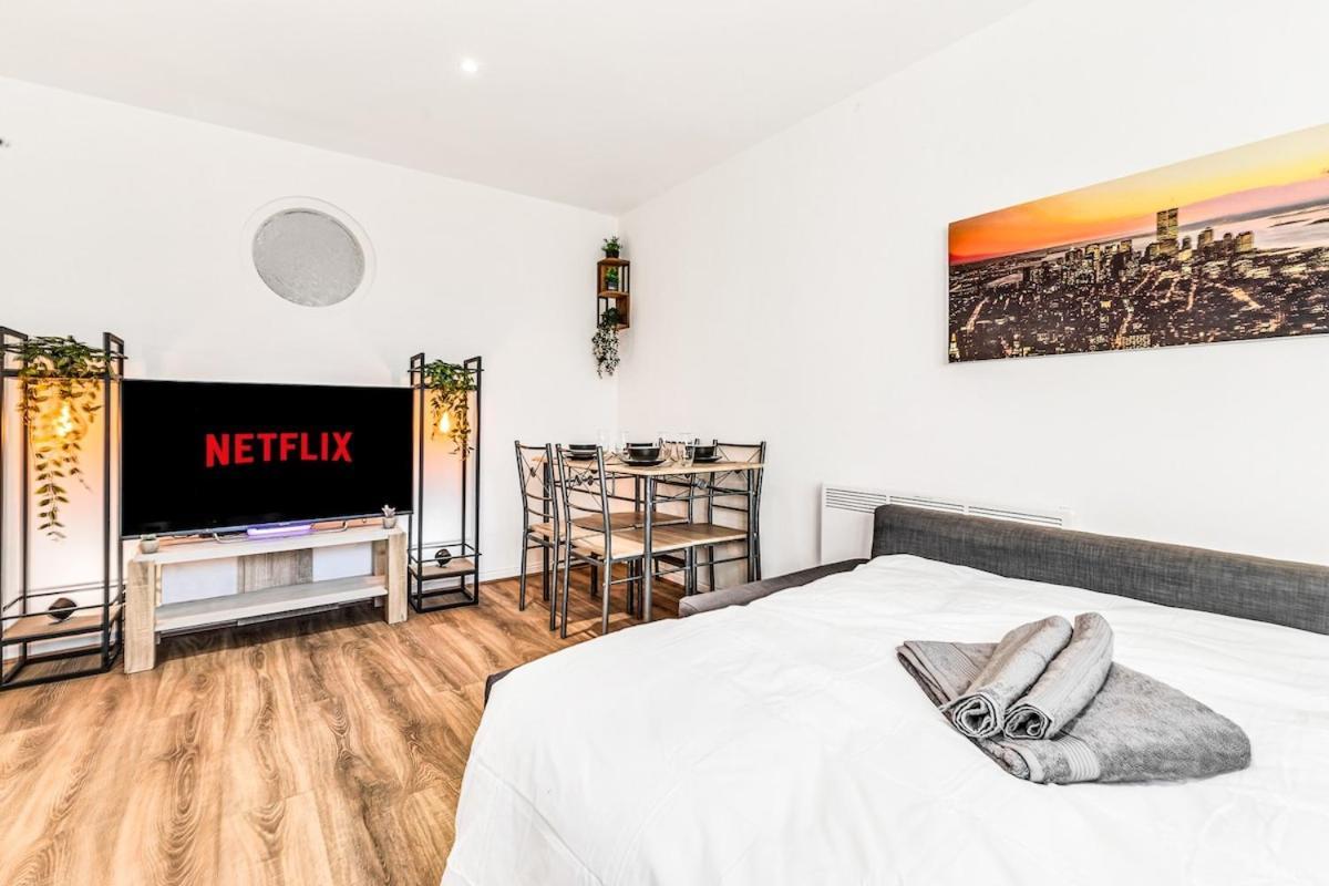 Apartment Stylish In Center With Free Parking *