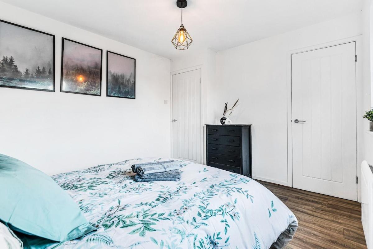 Stylish In Center With Free Parking Apartment