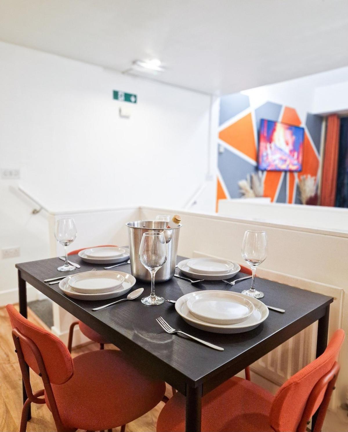 Luxury Waterfront With Free Parking Holiday home *