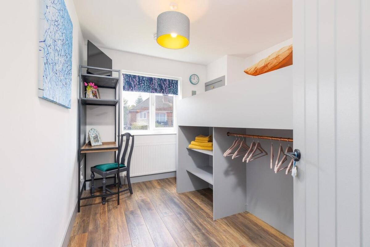 2br Flat, Free Parking, Wifi, Smart Tv