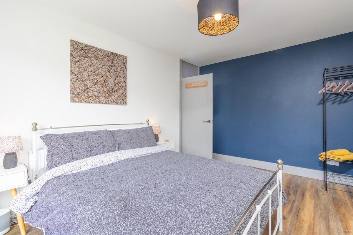 Apartment 2br Flat, Free Parking, Wifi, Smart Tv