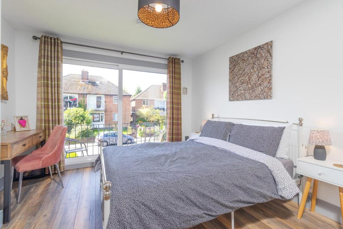2br Flat, Free Parking, Wifi, Smart Tv