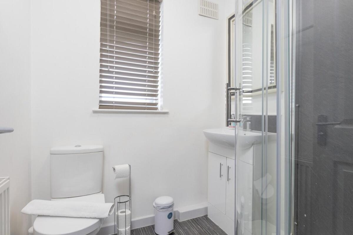 Holiday home 4br With Private Parking