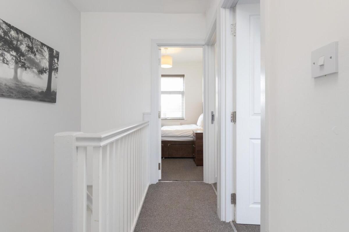 4br With Private Parking Holiday home *