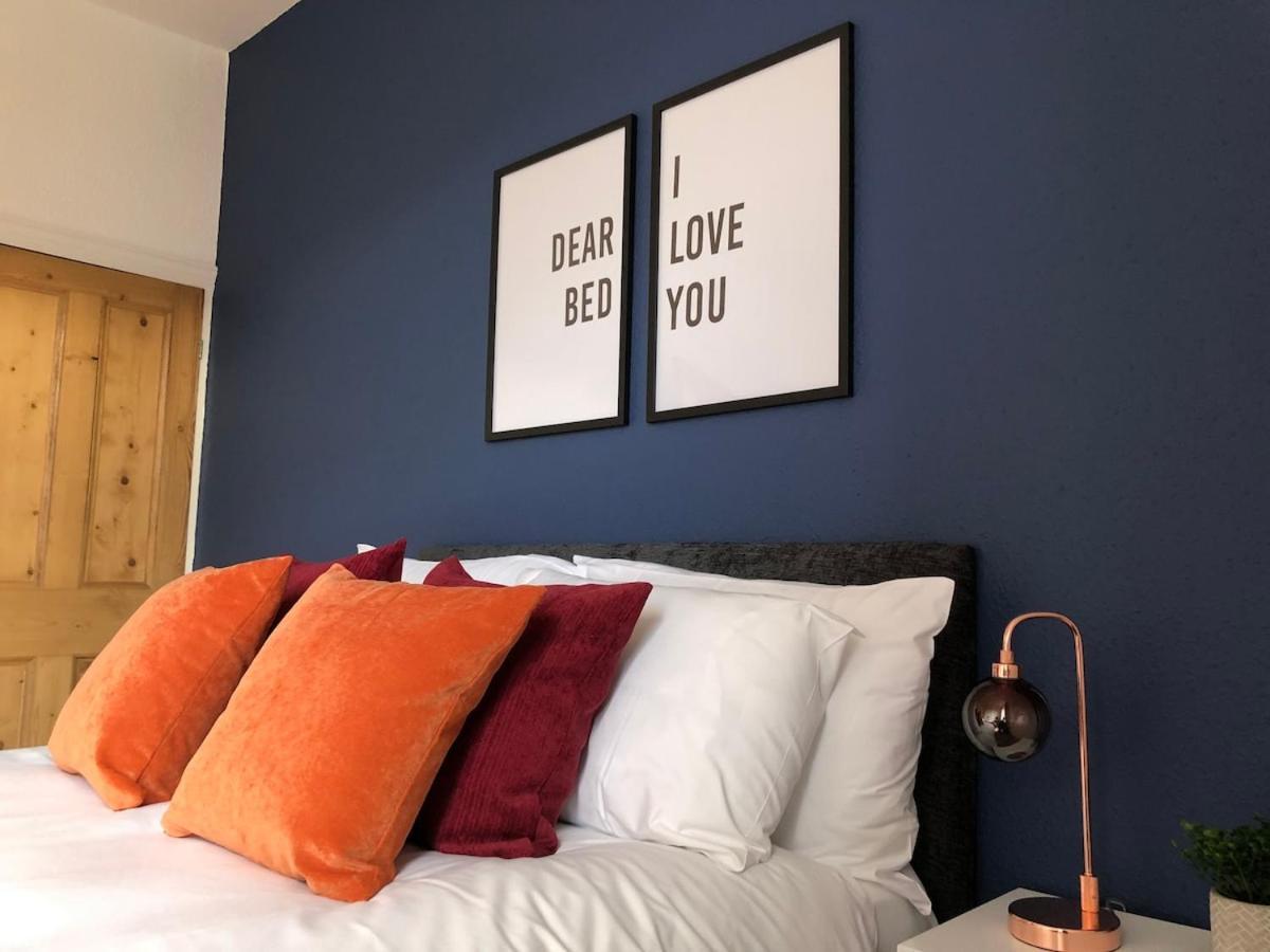 Holiday home Free Parking, Free Wifi, Centre, Contractor And Family Friendly