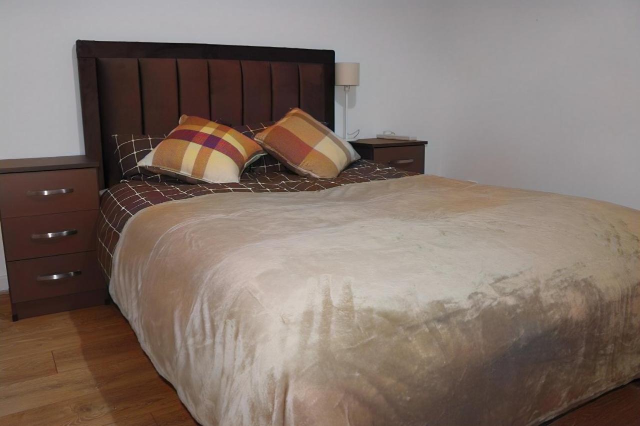 Charming 2bed House In Cv2 Area *
