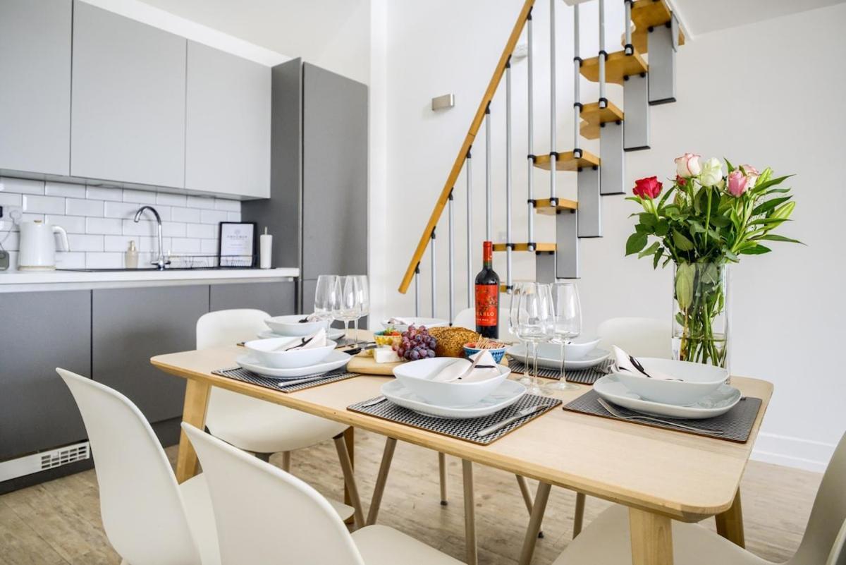 Stylish, Modern House, * Coventry