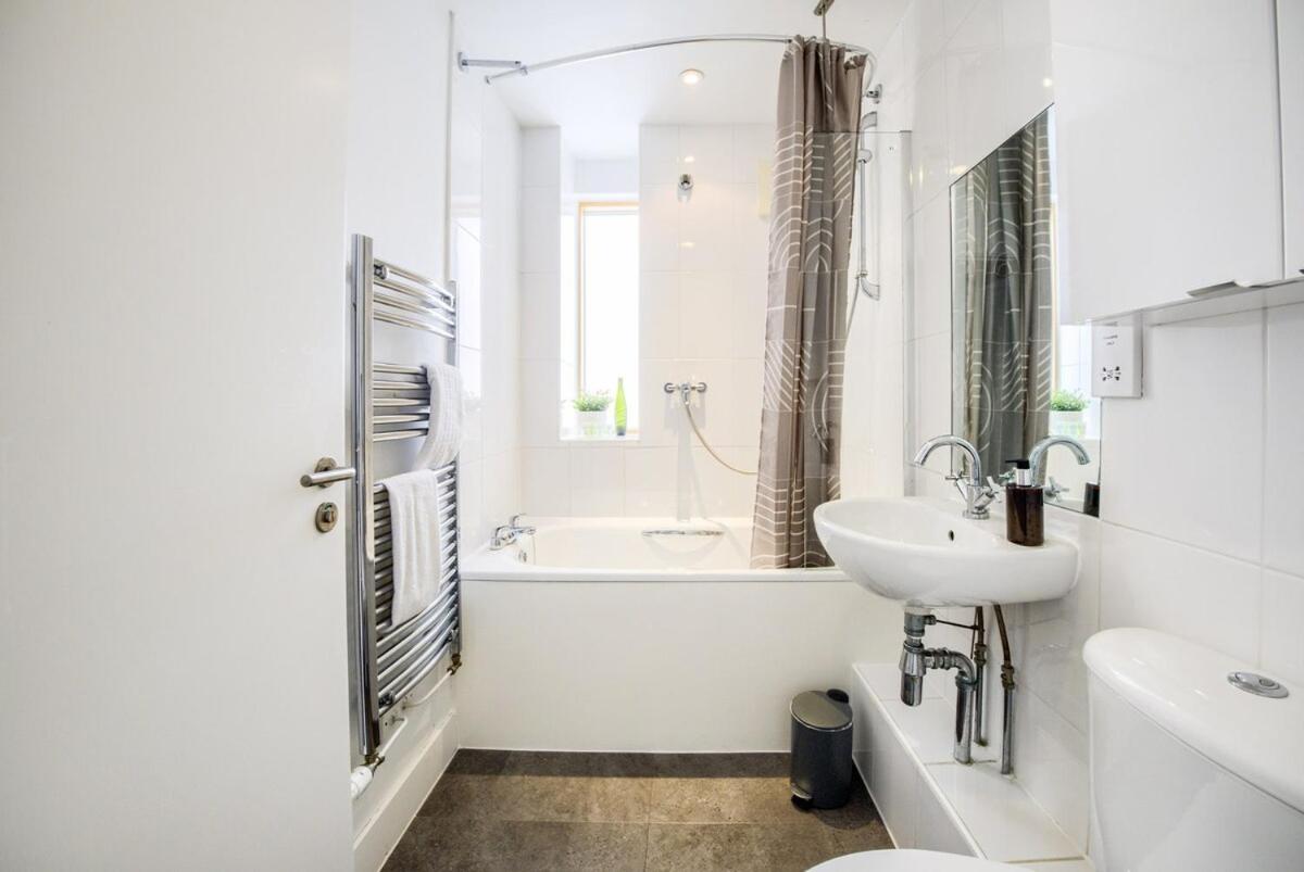 Holiday home Stylish, Modern House, Coventry