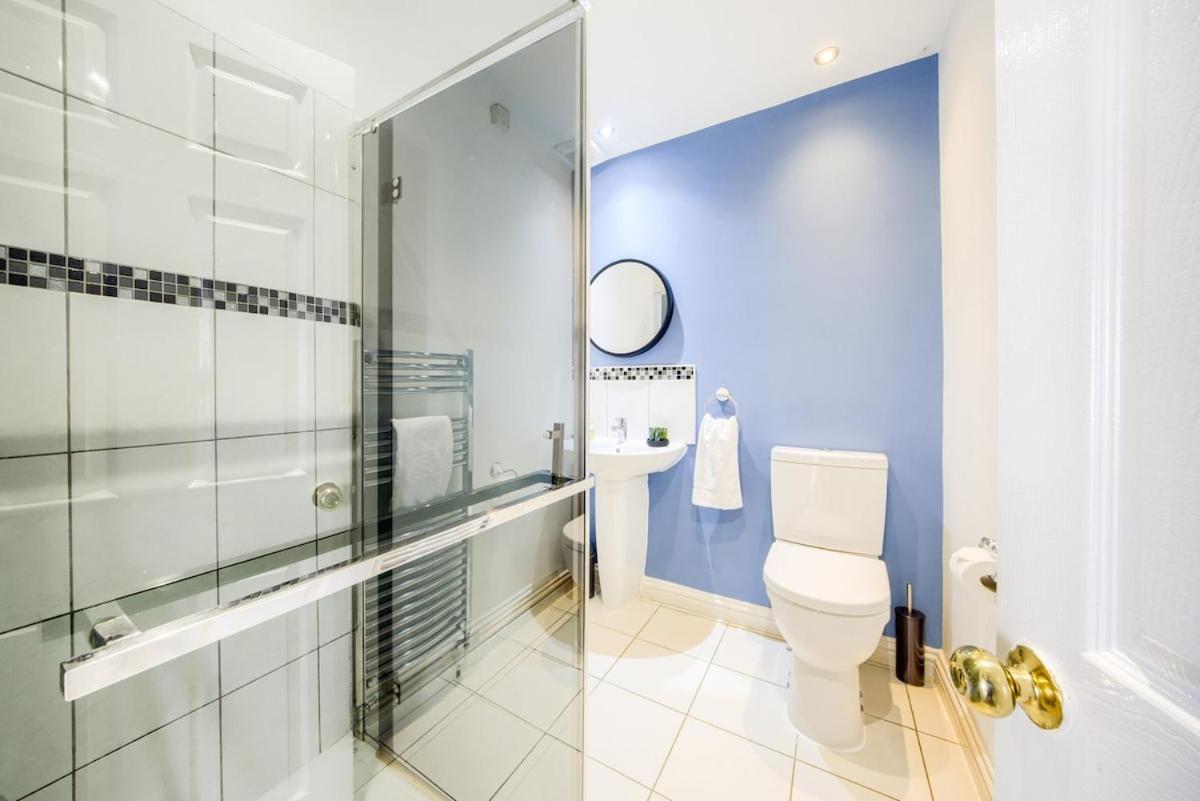 Holiday home Beautiful House, Sleeps 8 Coventry