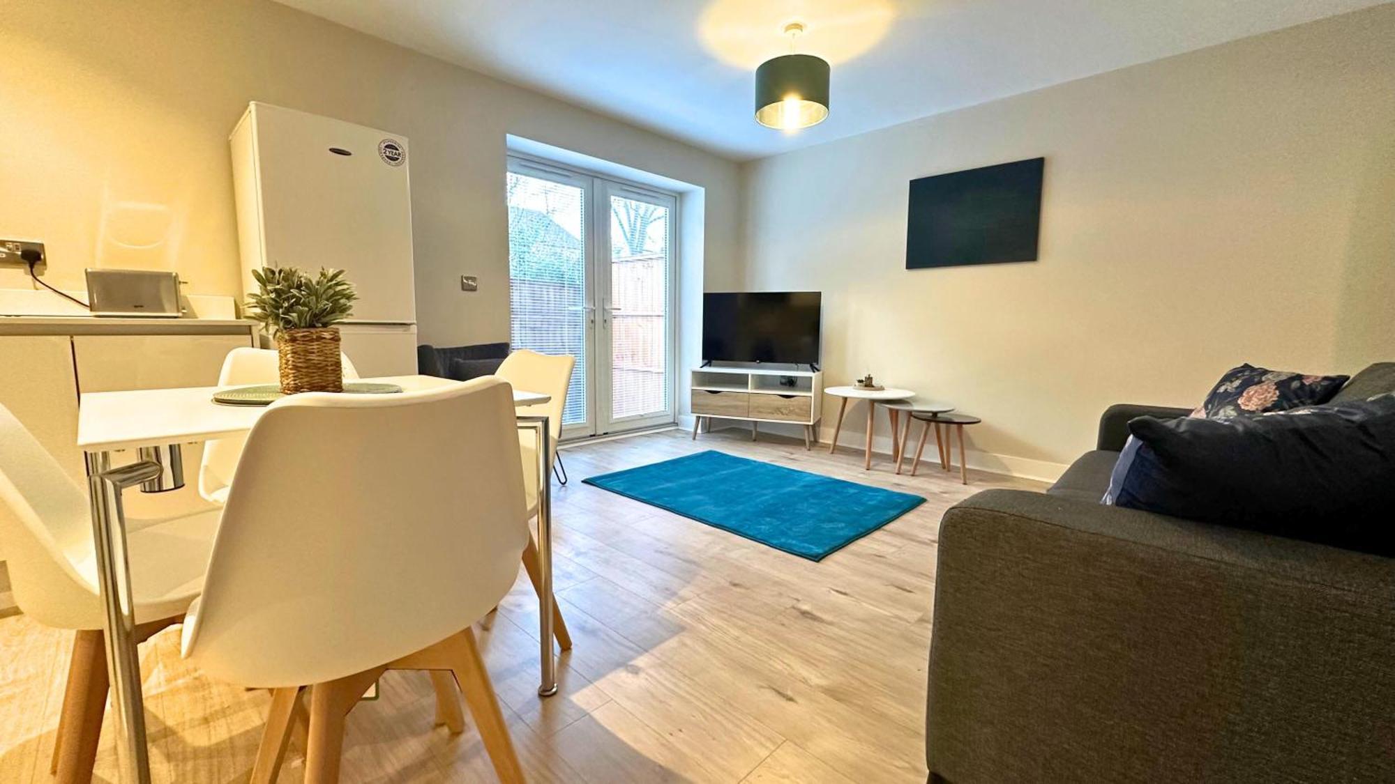 3 Bedroom Modern * Coventry