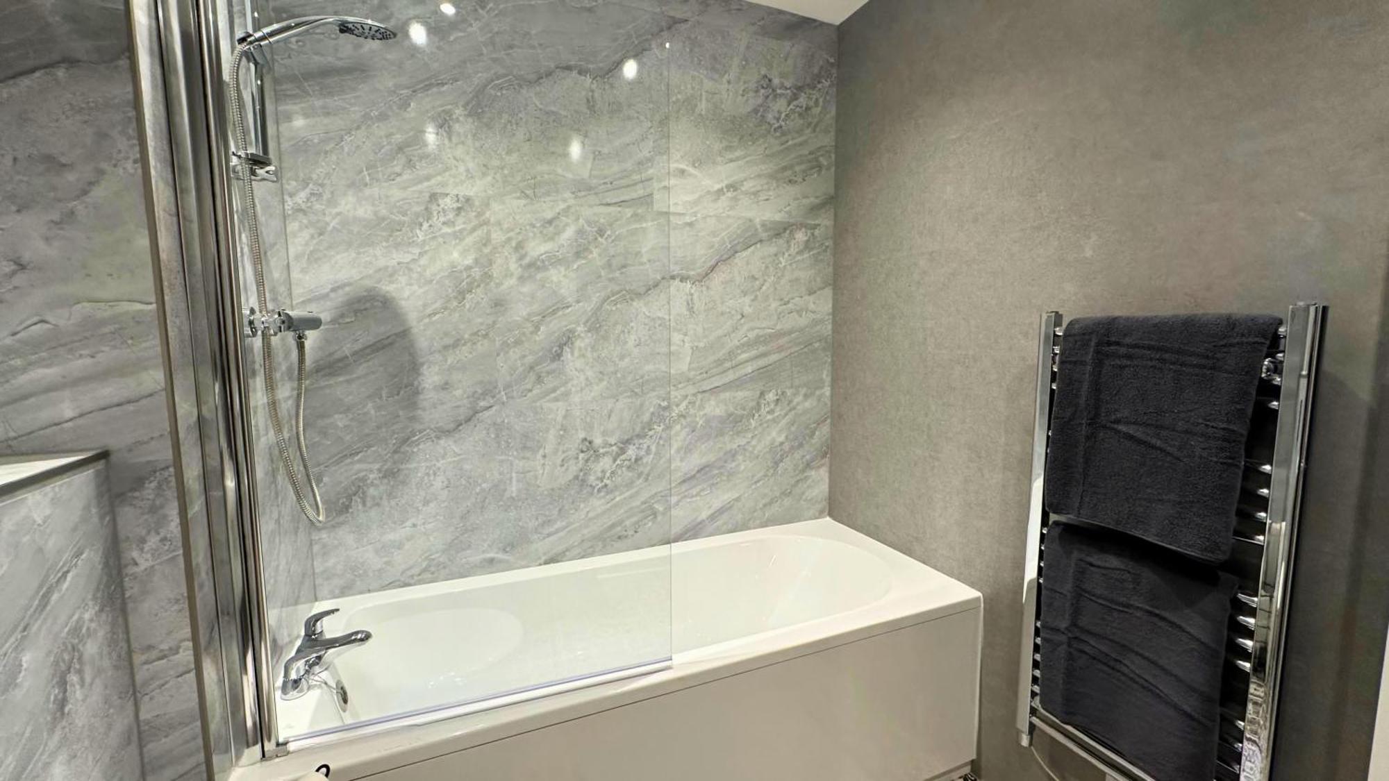 3 Bedroom Modern * Coventry